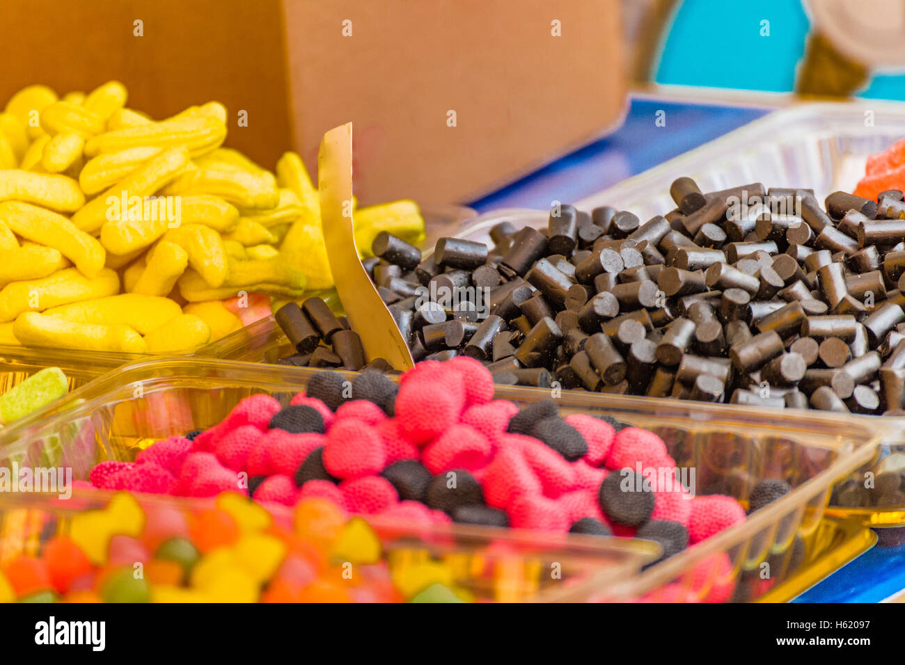 Hintergrund der bunten Süßigkeiten Gelees im Stall-Markt Stockfoto