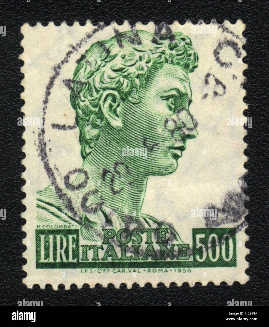 Eine Briefmarke gedruckt in Italien zeigt den Kopf der Statue des Heiligen Georg, von Donatello, Florenz, 1956 Stockfoto