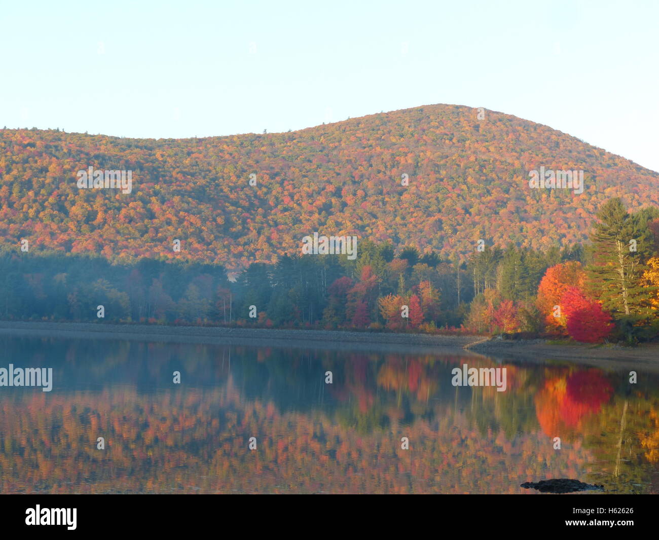 Buntes Herbstlaub der Nordosten der Vereinigten Staaten Stockfoto