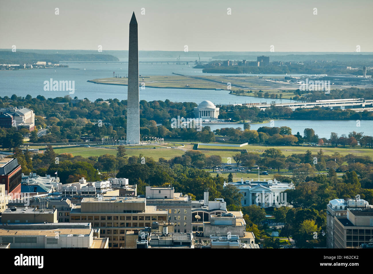USA, Luftbild von Washington, D.C. zeigt The White House, Washington Monument, Jefferson Memorial, Potomac River und National Airport Stockfoto