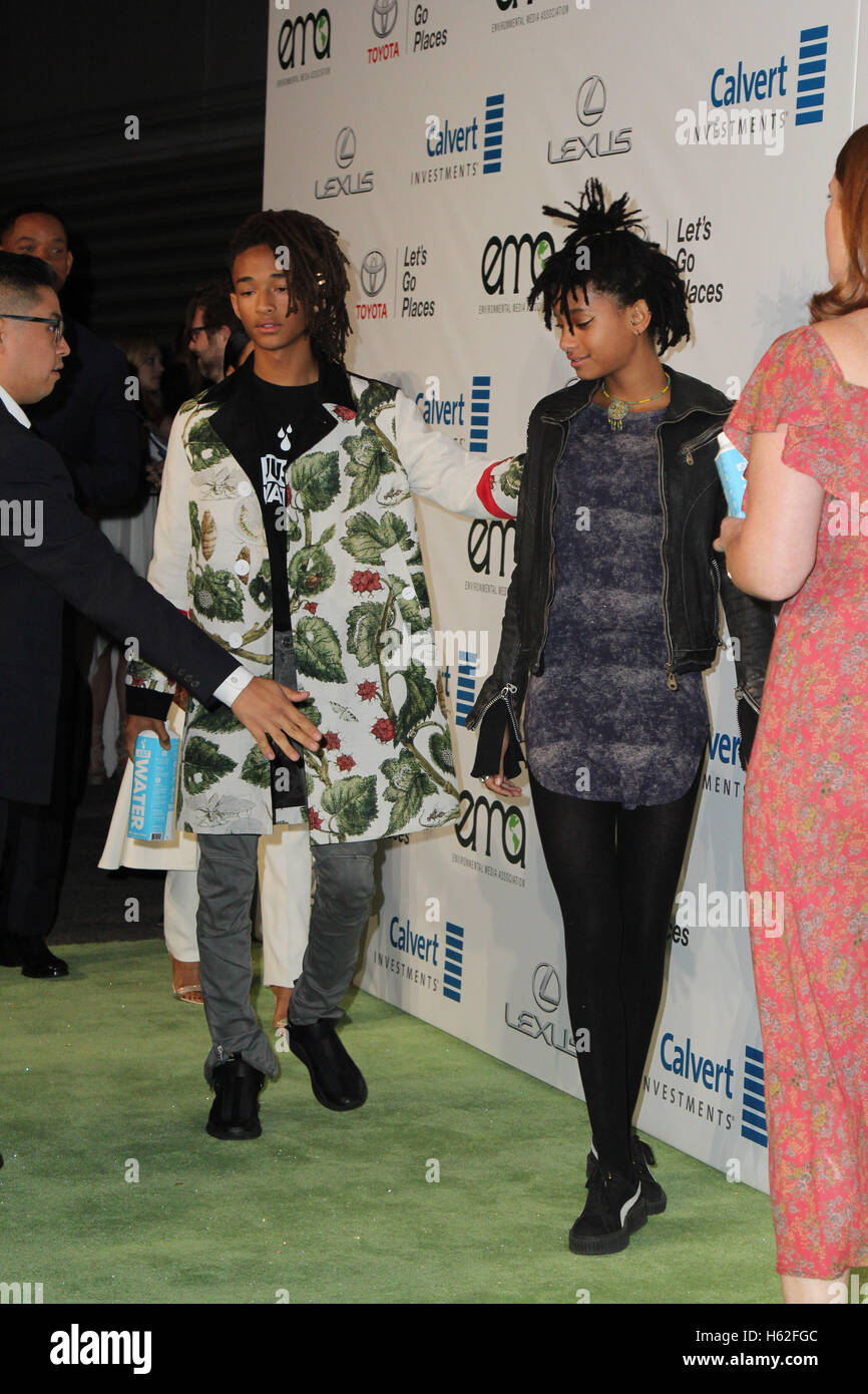 BURBANK, CA - 22. Oktober: Jaden Smith, Willow Smith besucht den Environmental Media Association 26. jährliche EMA Awards präsentiert von Toyota, Lexus und Calvert bei Warner Bros.-Studios am 22. Oktober 2016 in Burbank, Kalifornien (Credit: Parisa Afsahi/MediaPunch). Stockfoto