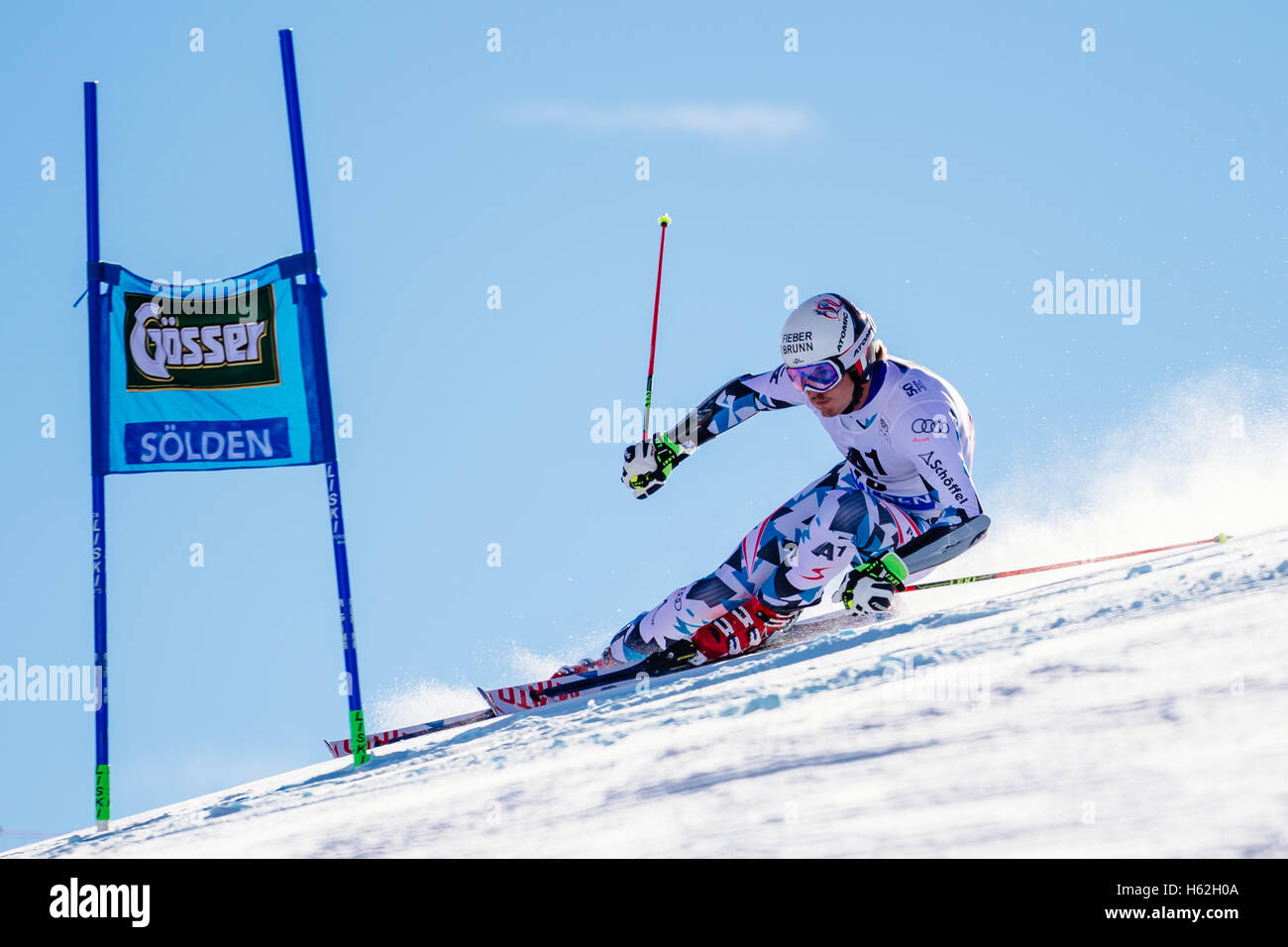 Sölden Sie, Österreich. 23. Oktober 2016. Manuel Feller Österreich konkurriert bei der ersten Ausführung von der FIS World Cup Herren Riesenslalom Rennen in Sölden, Österreich am 23. Oktober 2016. Bildnachweis: Jure Makovec/Alamy Live-Nachrichten Stockfoto