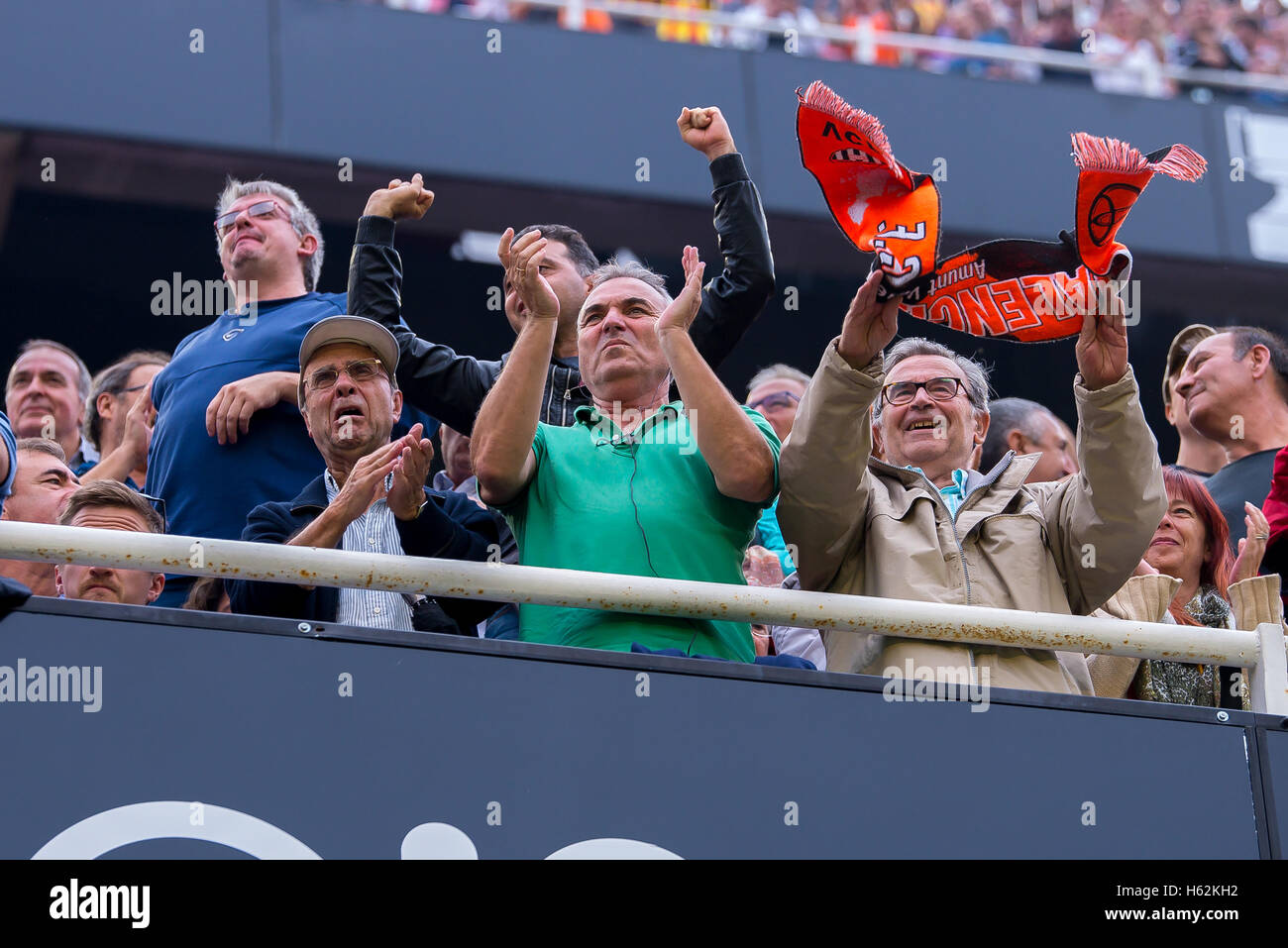 Valencia, Spanien. 22. Oktober 2016. Die Fans bei der La Liga Spiel zwischen Valencia CF und FC Barcelona im Mestalla am 22. Oktober 2016 in Valencia, Spanien. Bildnachweis: Christian Bertrand/Alamy Live-Nachrichten Stockfoto