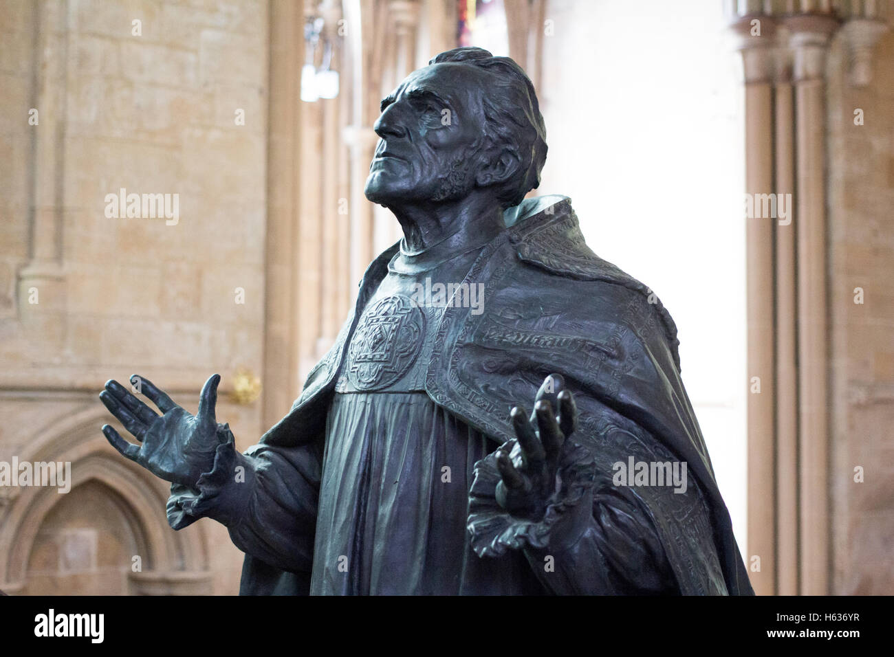 Die Statue von George D D der erste Bischof von Southwell 18884 bis 1904 in Southwell Minister zu befreien Stockfoto