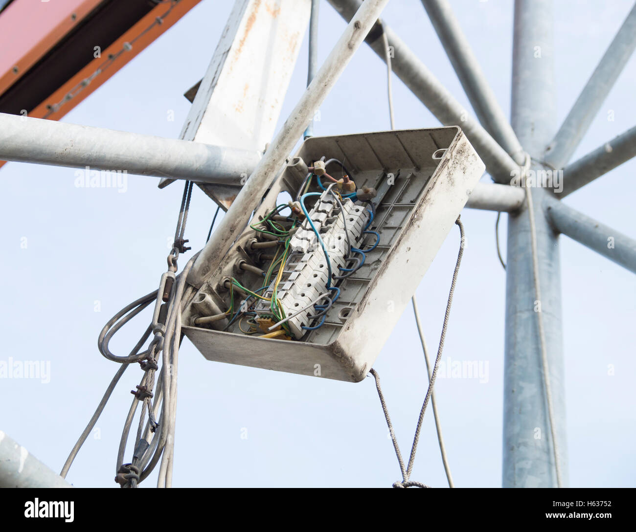 elektrische Schalttafel beschädigt Stockfoto