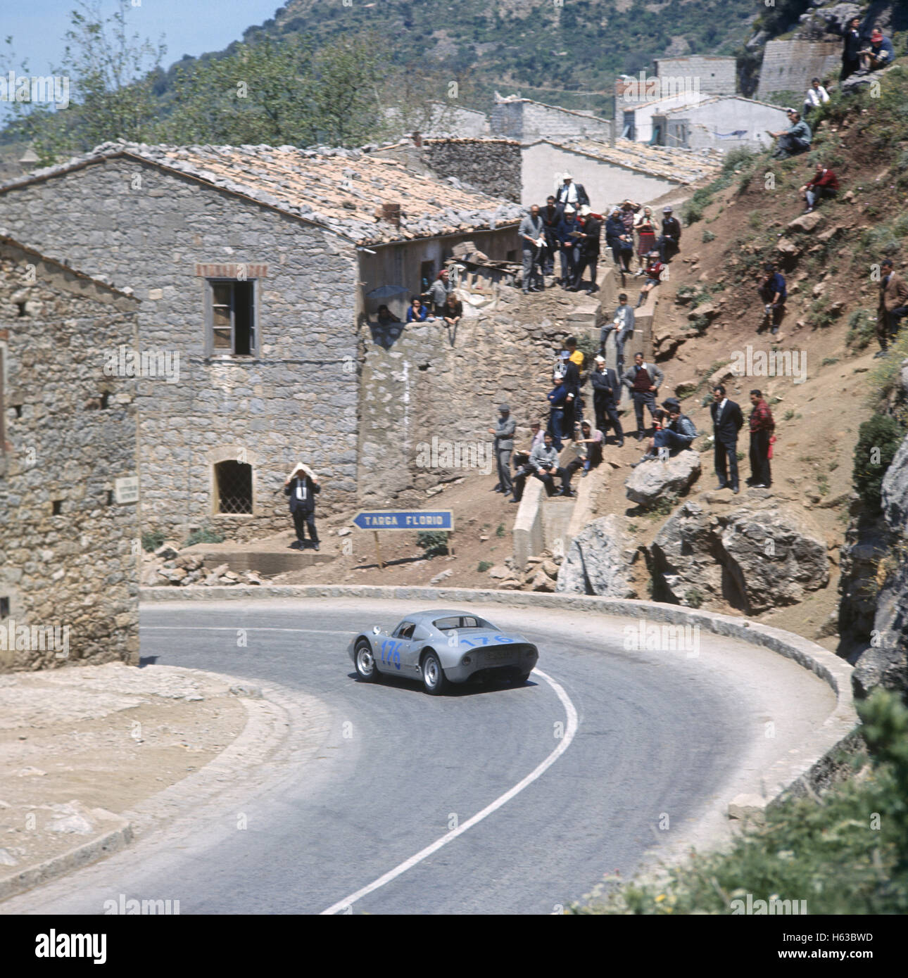 3. bei der Targa Florio fertig 176 Umberto Maglioli und Herbert Linge in einem Porsche 904 9. Mai 1965 Stockfoto