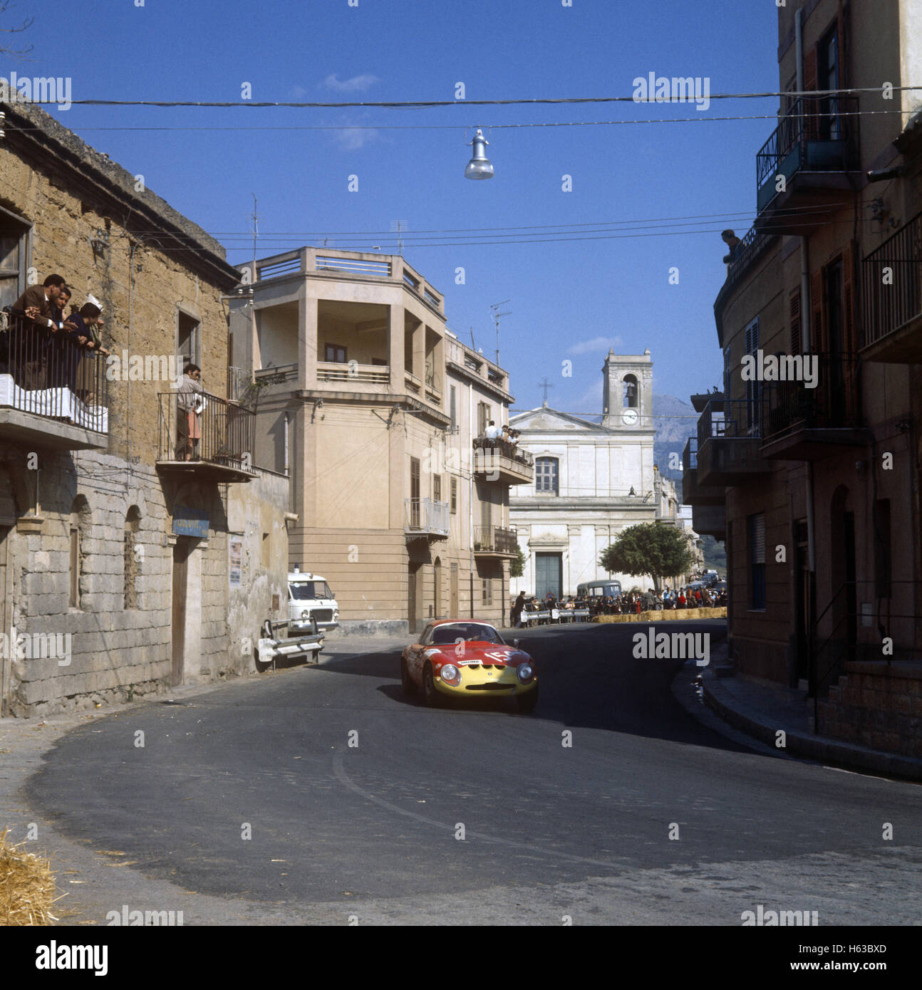 154 Pasquale de Francisci und Settimino Ballistreri in einem Alfa Romeo Giulia TZ beendet 24. bei der Targa Florio 3. Mai 1970 Stockfoto