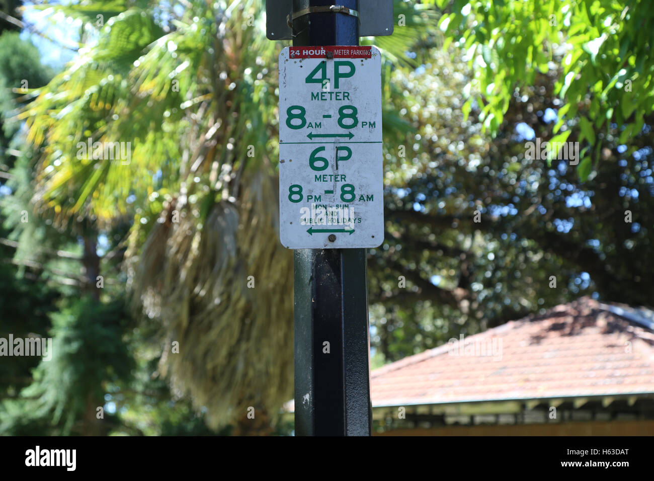 Eine Straße Parkplatz Schild am Hospital Road in The Domain, Sydney, Australien Stockfoto