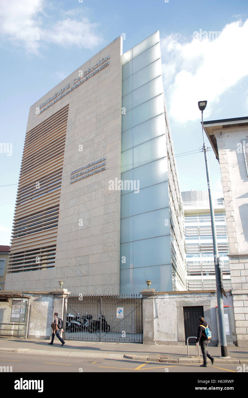 'Italienischen Nationalen Molekulare Genetik Institut', ein Gebäude Teil der Policlinico Krankenhaus in Milano, Italia, 2016. Stockfoto