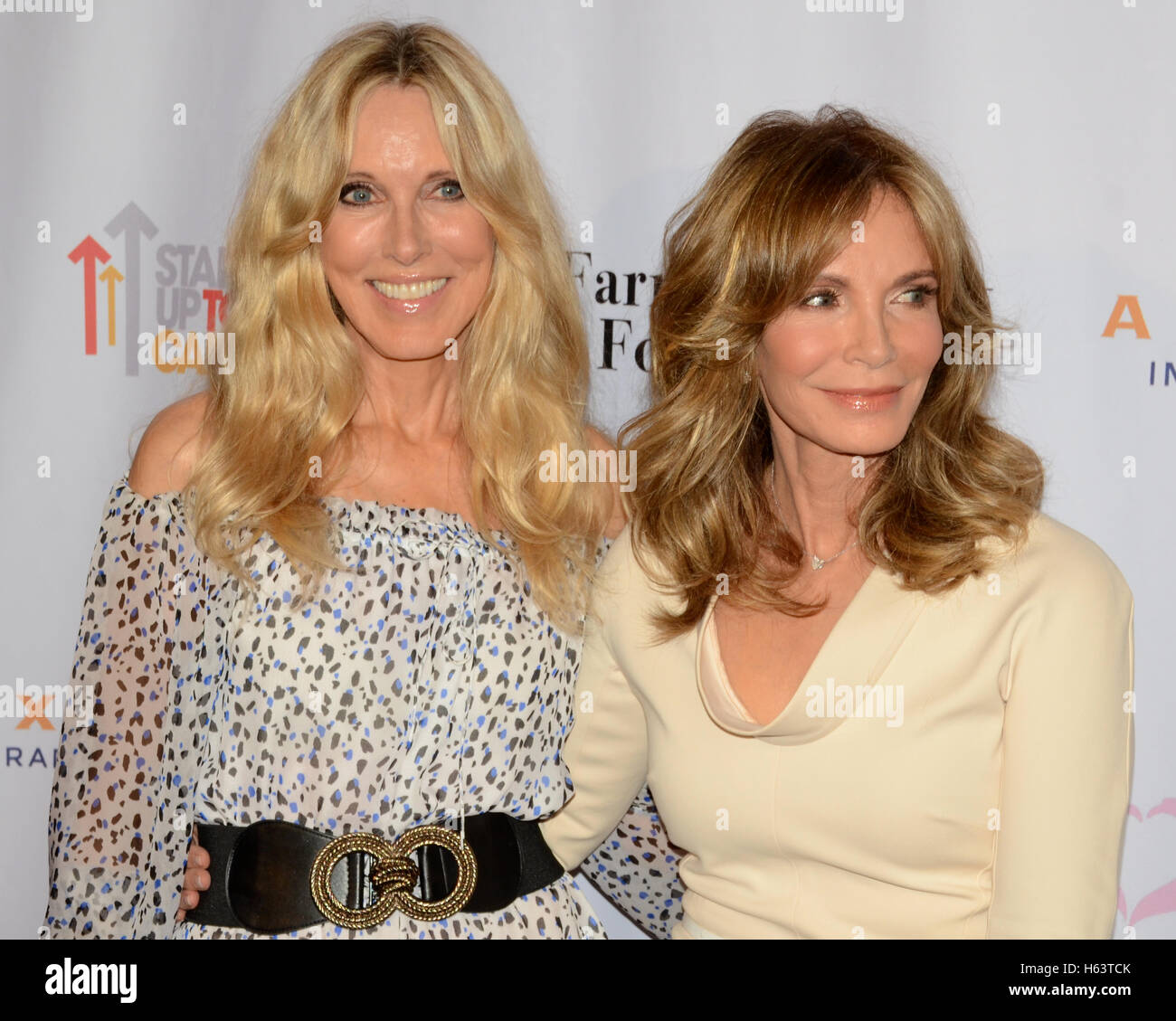 Alana Stewart und Jaclyn Smith kommt bei der Farrah Fawcett Foundation 1. jährliche Tex-Mex-Fiesta im Wallis Annenberg Center für darstellende Künste Stockfoto