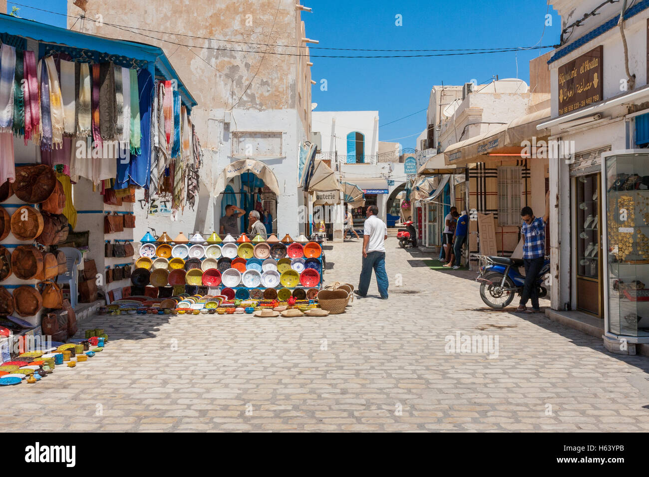 Einkaufsstraße in Houmt Souk, Djerba Tunesien Stockfoto