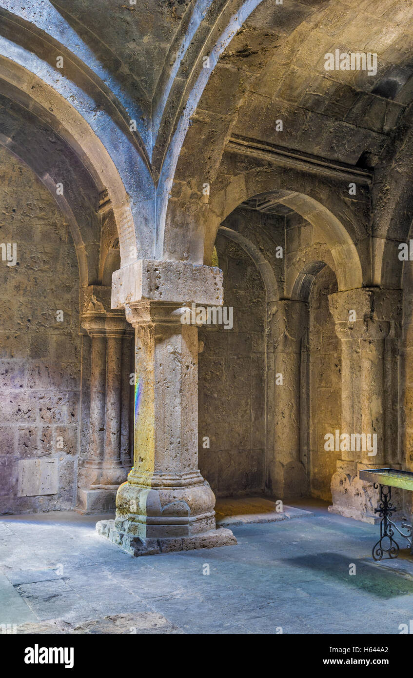 Das Innere des renovierten Refektorium im Haghartsin Kloster, Dilijan. Stockfoto