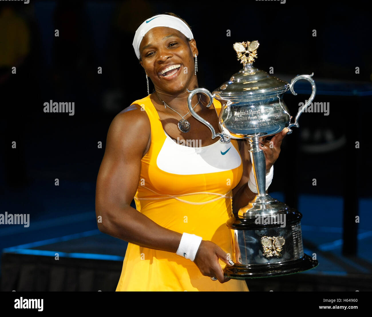 Frauen Finale, Gewinner, Serena Williams mit einer Trophäe, Tennis, Australian Open 2010, Grand-Slam-Turnier, Melbourne Park Stockfoto