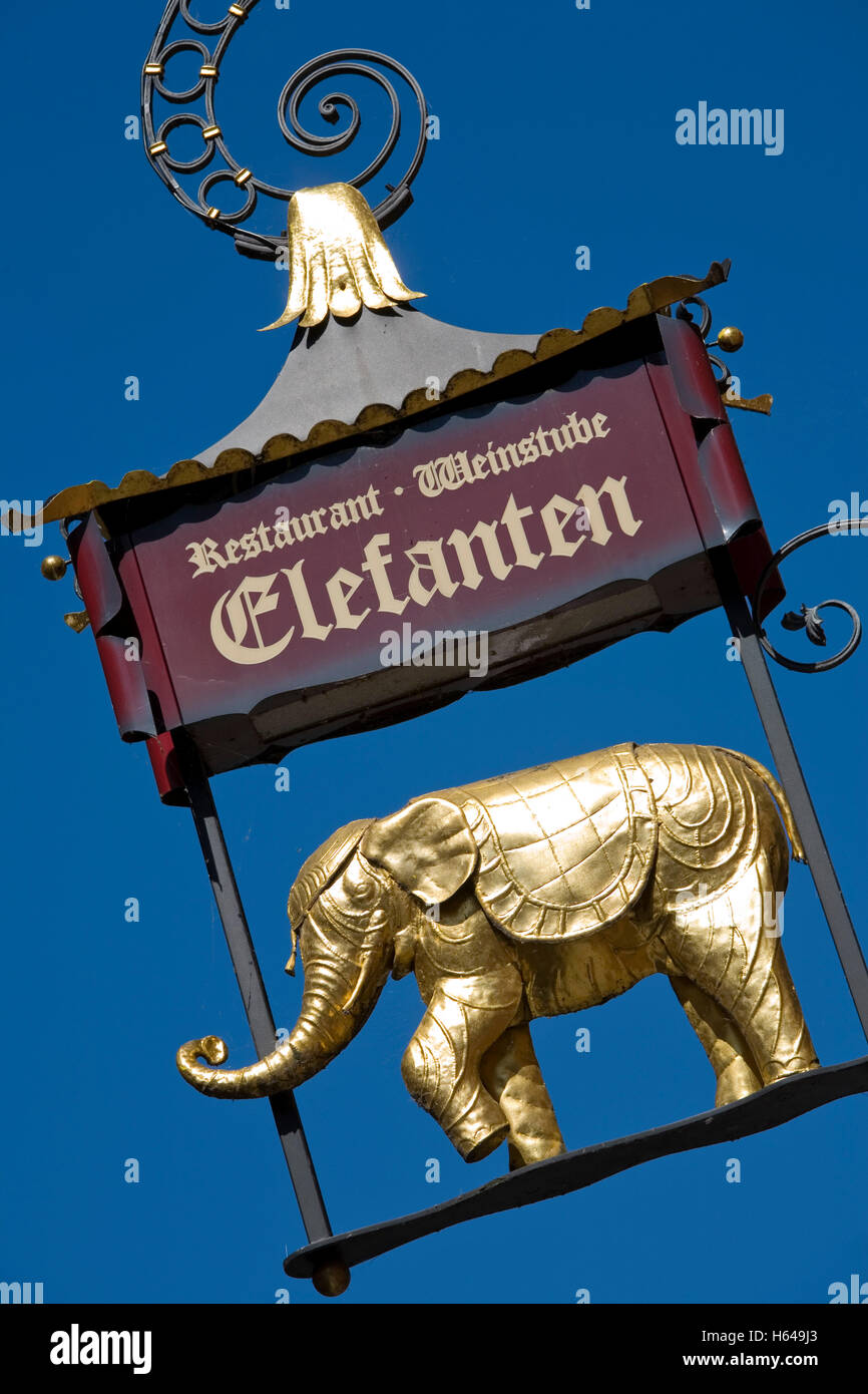 Restaurant-Schild, Restaurant und Wein bar-Elefanten in Konstanz, Bodensee, Baden-Württemberg Stockfoto