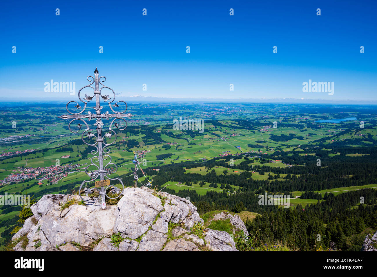 Deutschland, Bayern, Allgäu, Gruenten, Iller Tal, Blick vom Gipfelkreuz Stockfoto