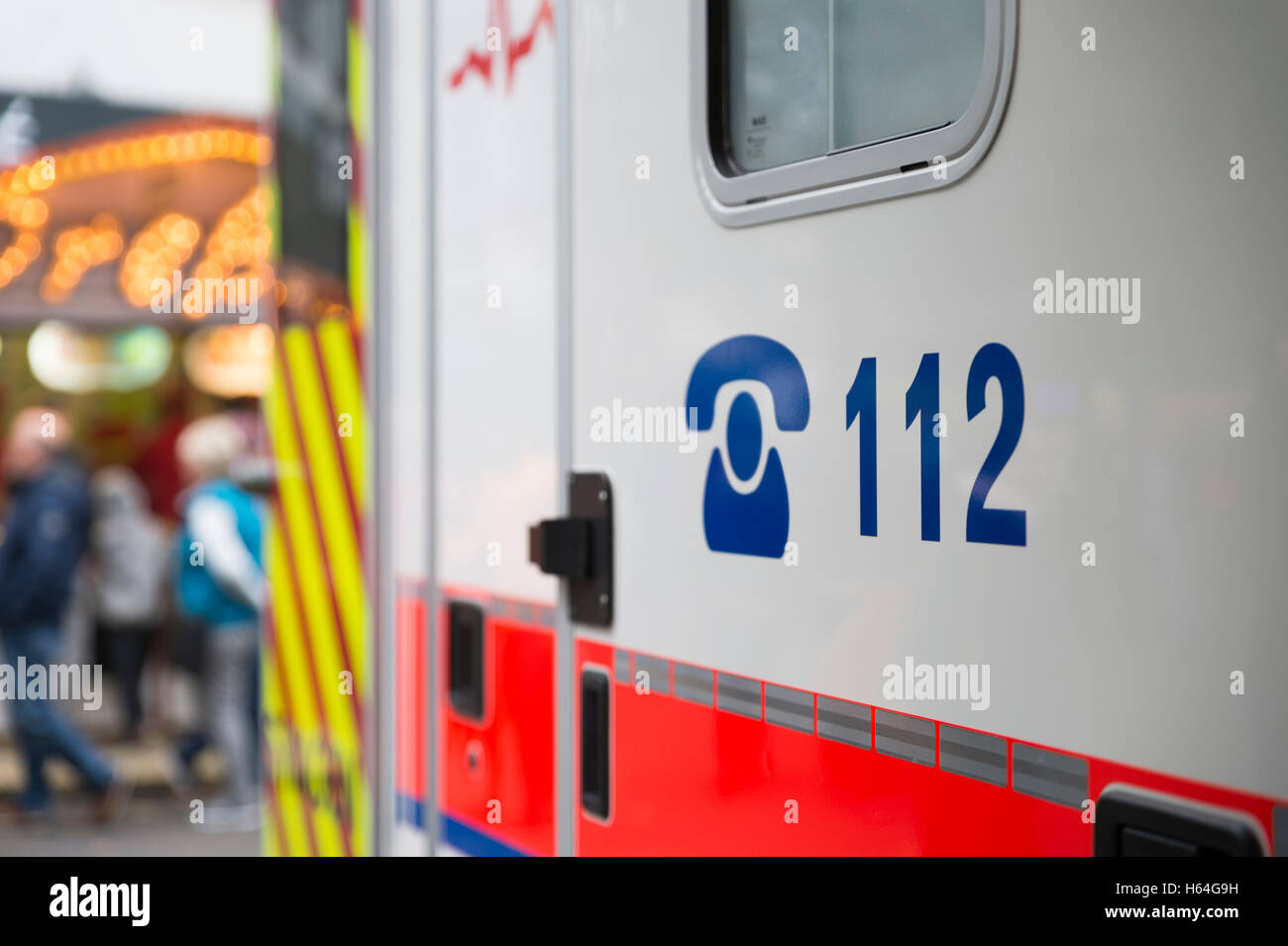 Deutschland, Deutsche Rote Kreuz, Ambulanz, Notfall-Nummer auf Stockfoto