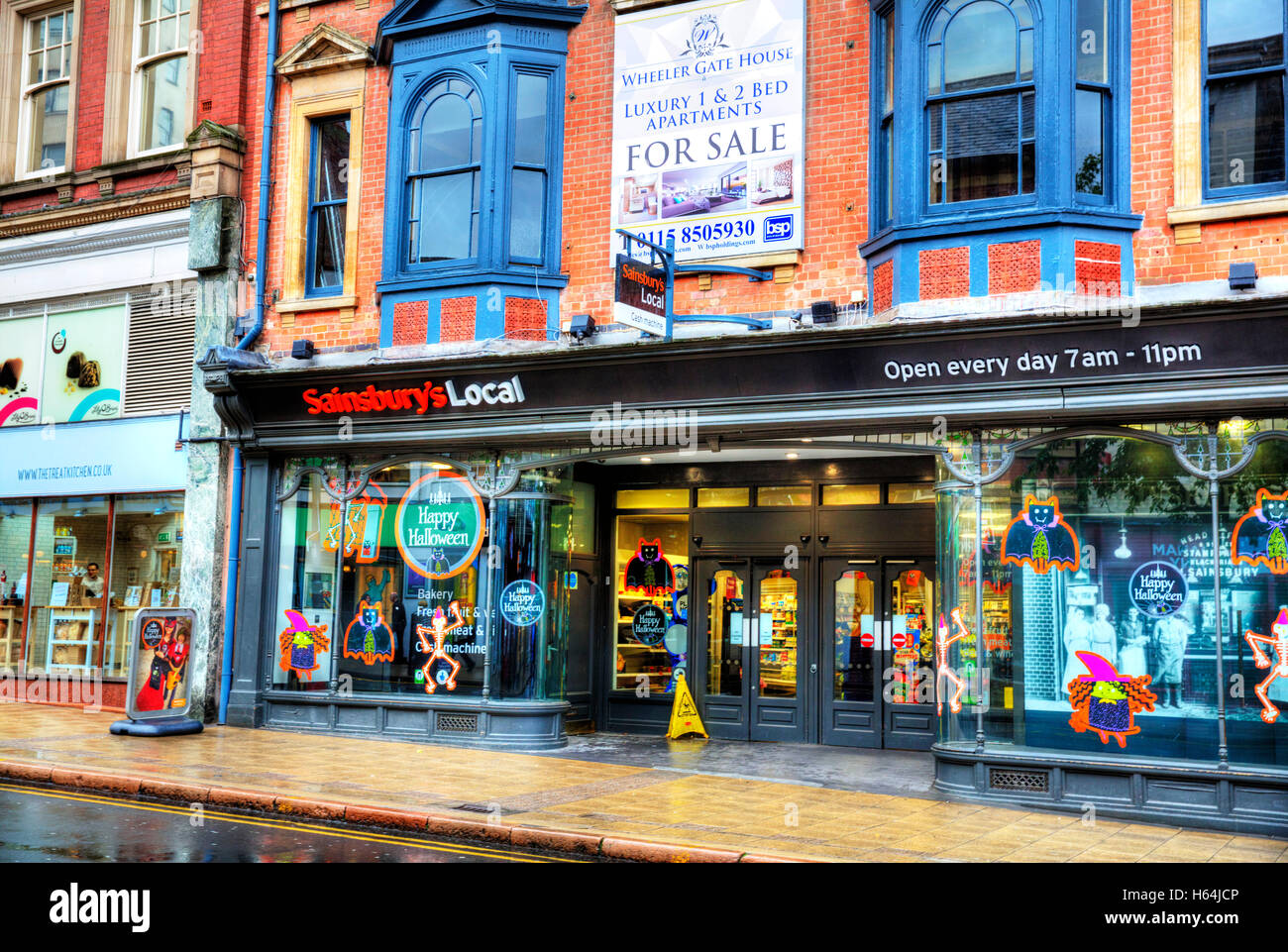 Sainsbury's Dorfladen Store front Supermarkt auf Nottingham City Geschäfte Ladenketten Gebäude Zeichen Zeichen UK GB England Stockfoto