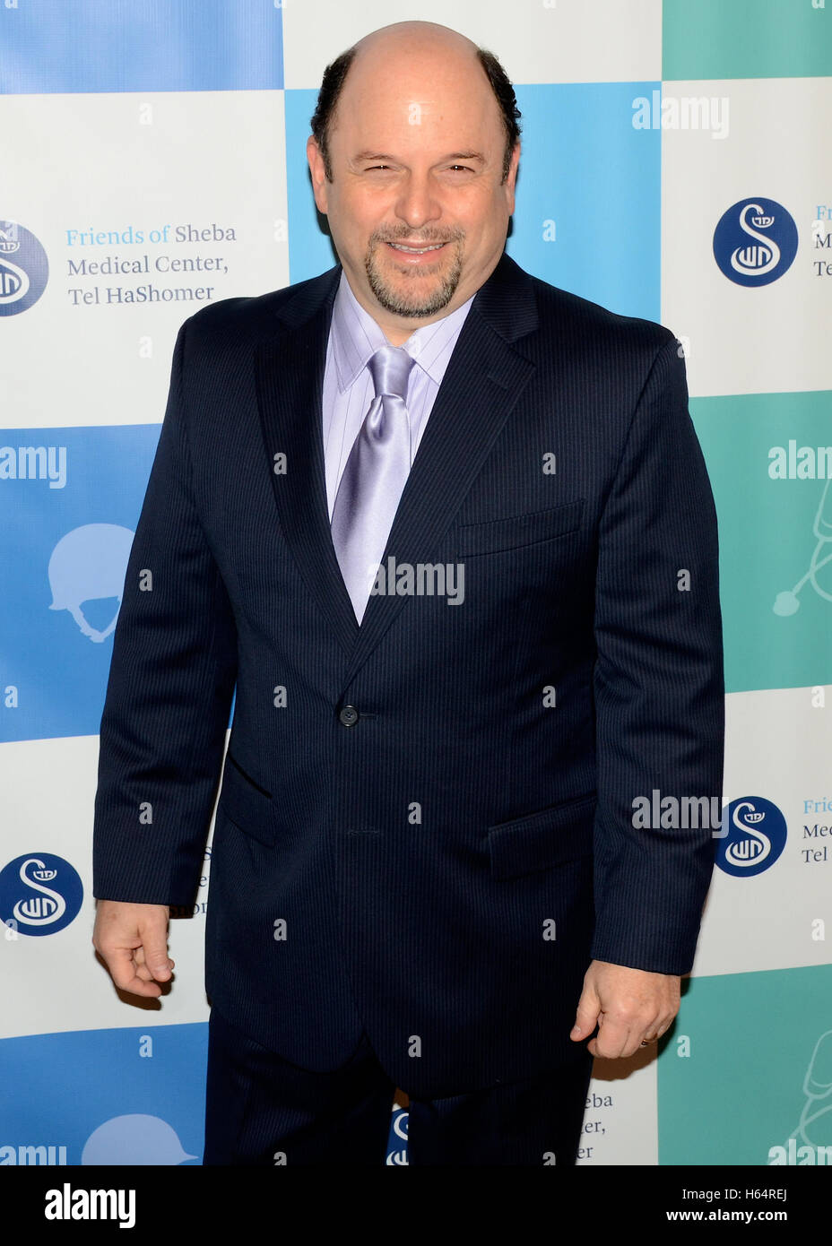Jason Alexander kommt an der Freunde des Sheba Medical Center 45. Jubiläums-Gala: zu Ehren unseres Helden im Beverly Wilshire Hotel in Beverly Hills, Kalifornien. Stockfoto