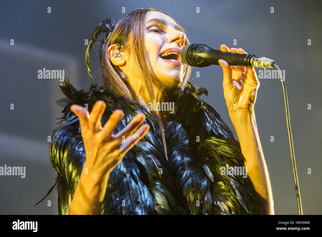 Mailand, Italien. 23. Oktober 2016. Der englische Singer-Songwriter PJ HARVEY führt live auf der Bühne in Alcatraz, sein neues Album "The Hope sechs Abriss Project" Credit: Rodolfo weitertransferiert/Alamy Live News Stockfoto