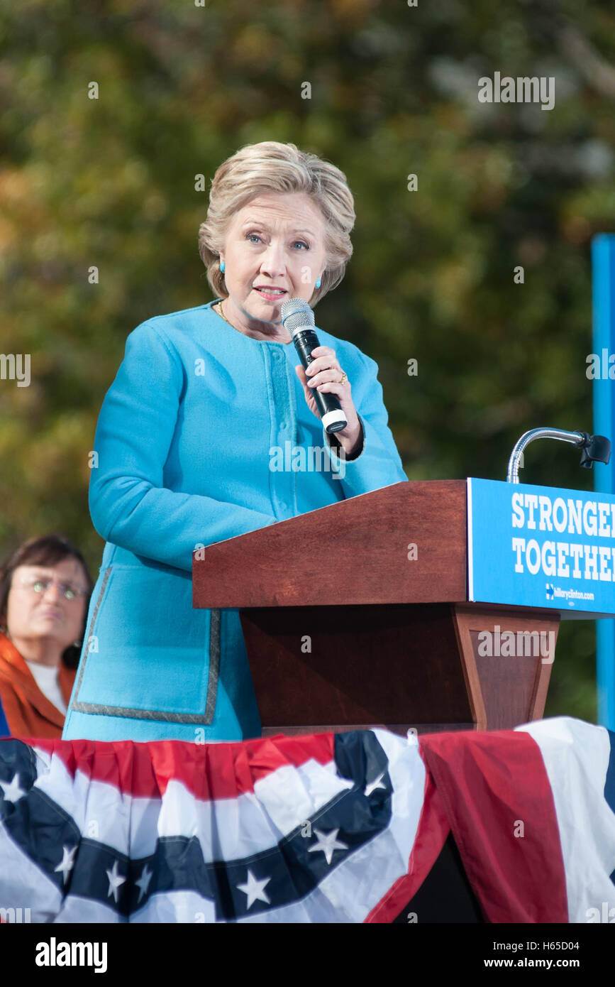 Manchester, New Hampshire, USA spricht 24. Oktober 2016 demokratischen Präsidentschaftskandidaten Hillary Clinton in Manchester, New Hampshire, USA. Bildnachweis: Andrew Cline/Alamy Live-Nachrichten Stockfoto
