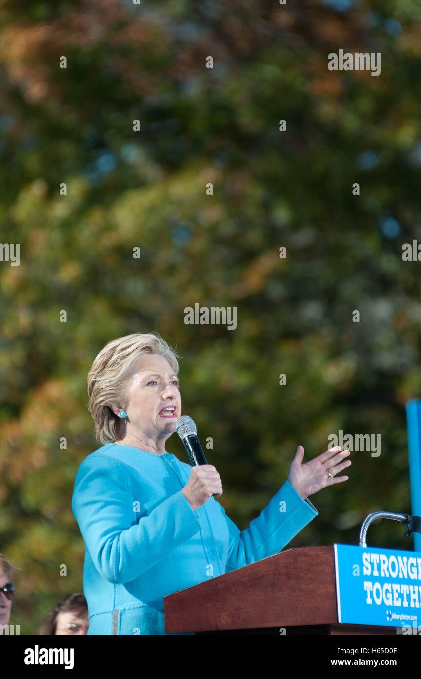 Manchester, New Hampshire, USA spricht 24. Oktober 2016 demokratischen Präsidentschaftskandidaten Hillary Clinton in Manchester, New Hampshire, USA. Bildnachweis: Andrew Cline/Alamy Live-Nachrichten Stockfoto