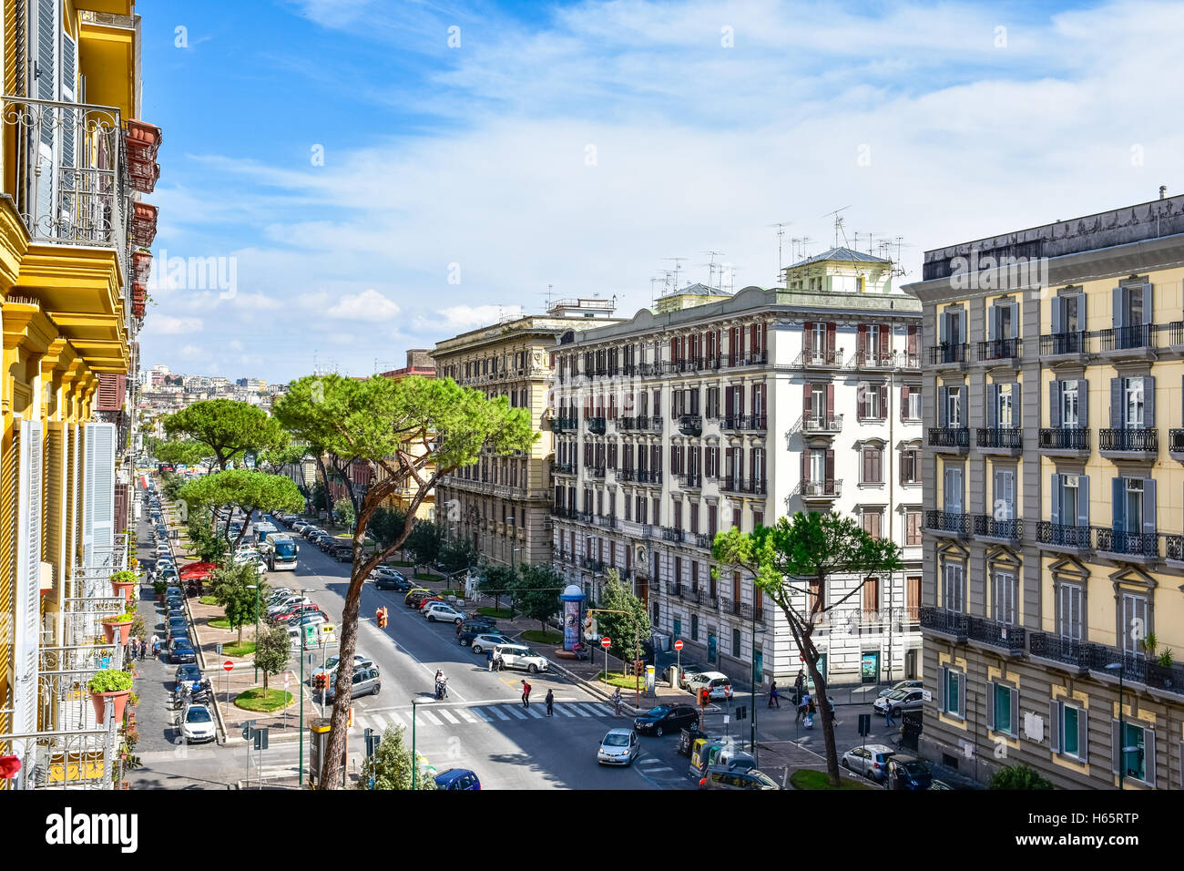 Neapel, Italien. Blick auf Neapel Gebäude vom Viale Antonio Gramsci und Sannazzaro Platz. Stockfoto