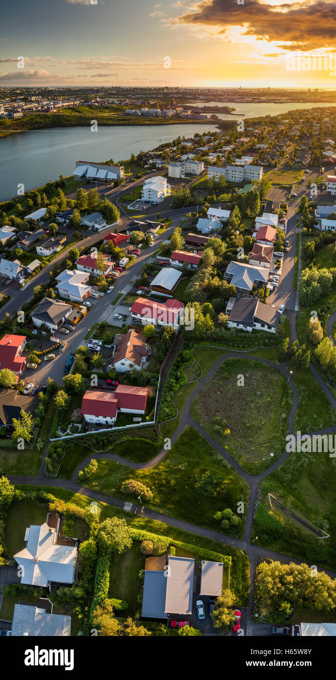 Grafarvogur, Vorort von Reykjavík, Island. Dieses Bild ist geschossen mit einer Drohne Stockfoto