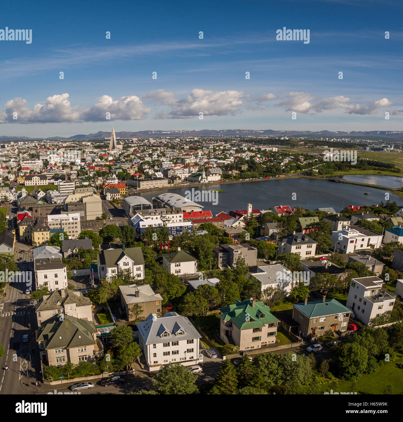 Luftaufnahme von Reykjavik, Island. Dieses Bild wird mit einer Drohne geschossen. Stockfoto
