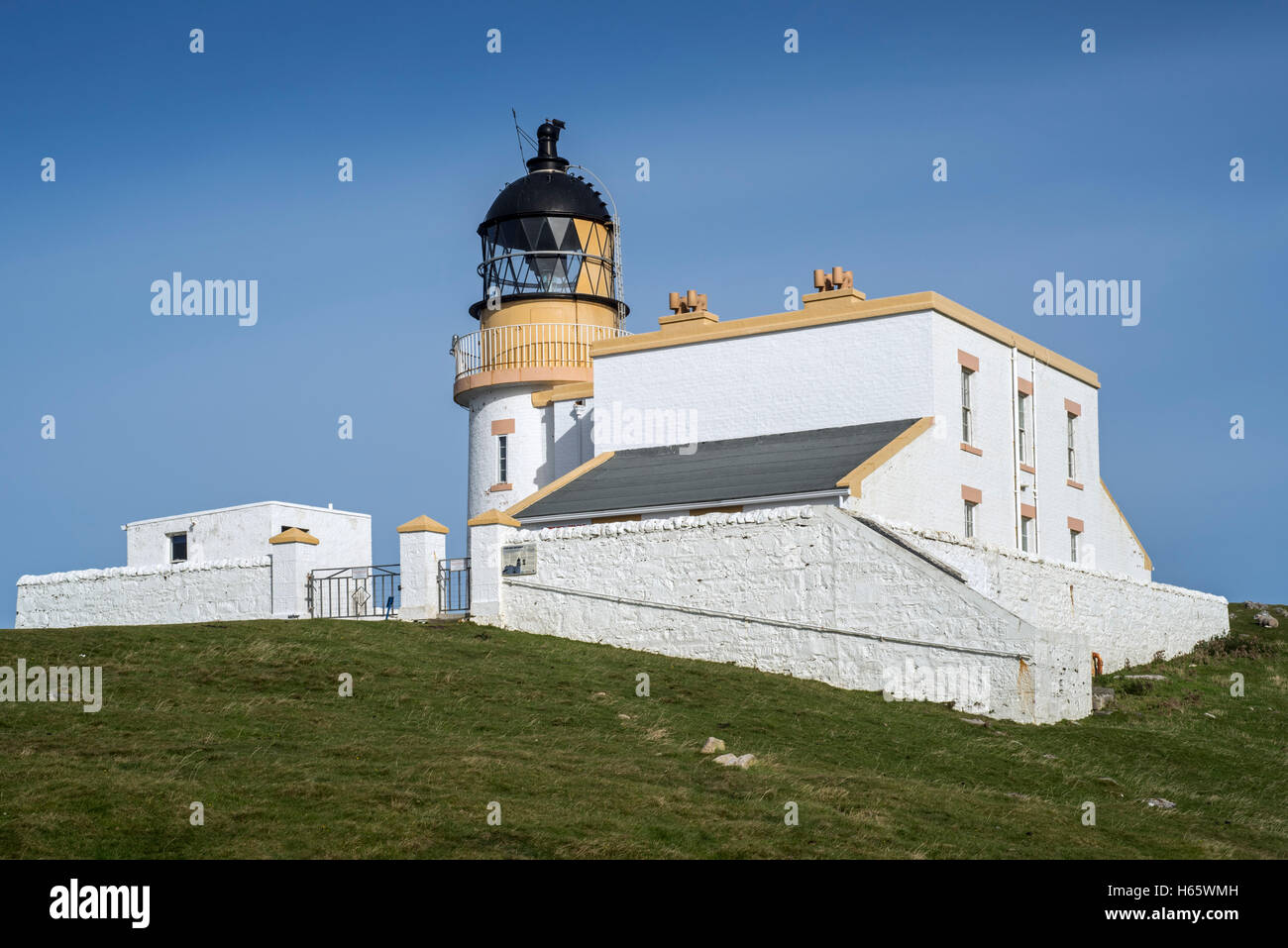 Die Stoner Head Leuchtturm am Point of Stoner in Sutherland, Schottisches Hochland, Schottland, Großbritannien Stockfoto