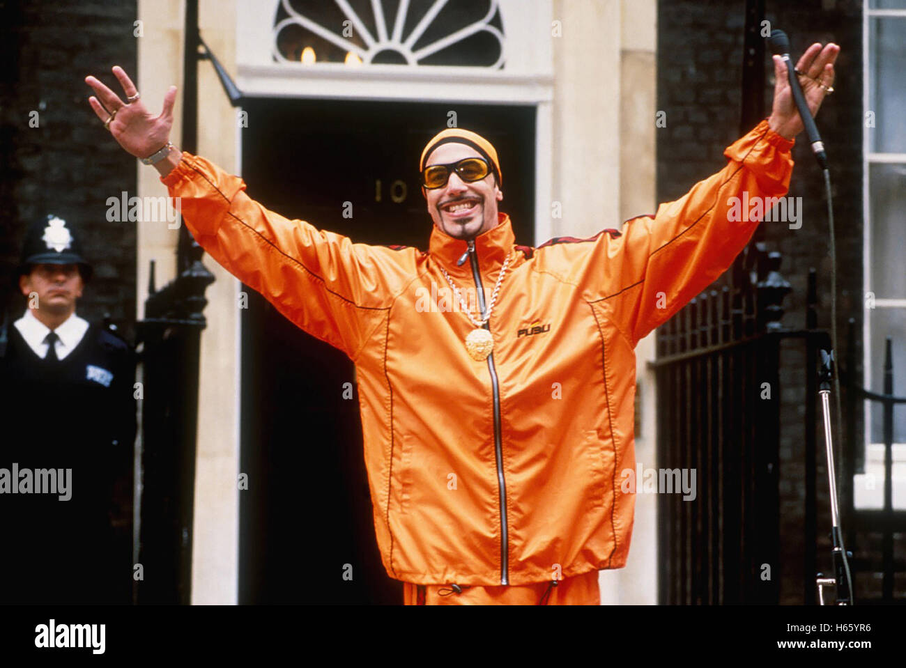Ali G in da House (2002) auch bekannt als: Ali G Indahouse, Regie: Mark Mylod, Schauspieler/Stars: Sacha Baron Cohen, Emilio Rivera, Gina La Piana Stockfoto