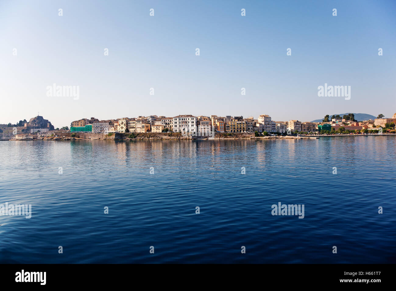 Kerkyra, Korfu, Griechenland - 22. Juni 2015: Kerkyra (Korfu) Stadt an der Westküste der Korfu Insel im Ägäischen Meer. Stockfoto