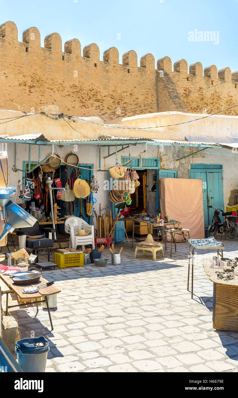 Der große Markt entlang der Burgmauern ist wichtiger Bestandteil jeder arabische Stadt Stockfoto
