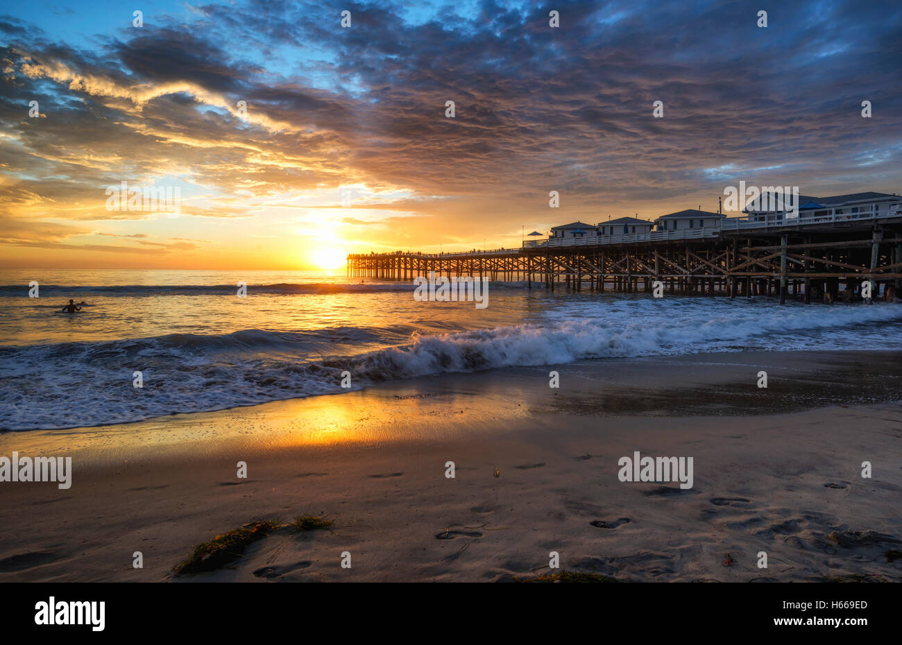 Crystal Pier, Blick auf das Meer, Sonnenuntergang. Pacific Beach, San Diego, Kalifornien, USA. Stockfoto