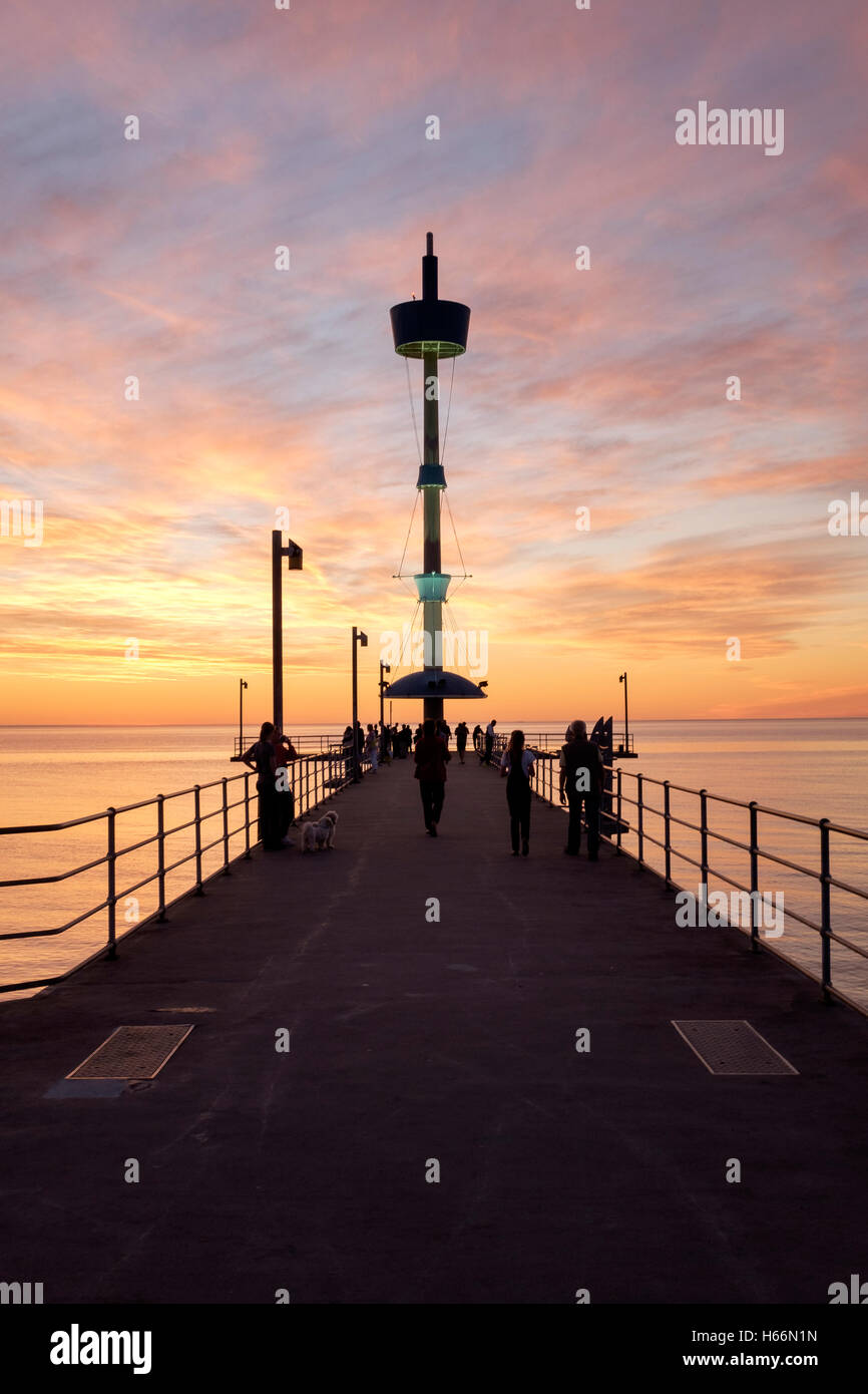 Sonnenuntergang am Strand von Brighton Adelaide, Adelaide Australien Stockfoto