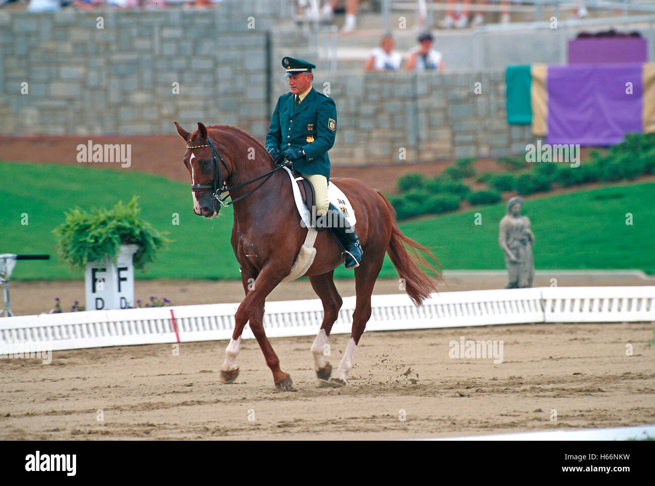 Der Olympischen Spiele in Atlanta 1996, Klaus Balkenhol (GER) Reiten Goldstern Stockfoto