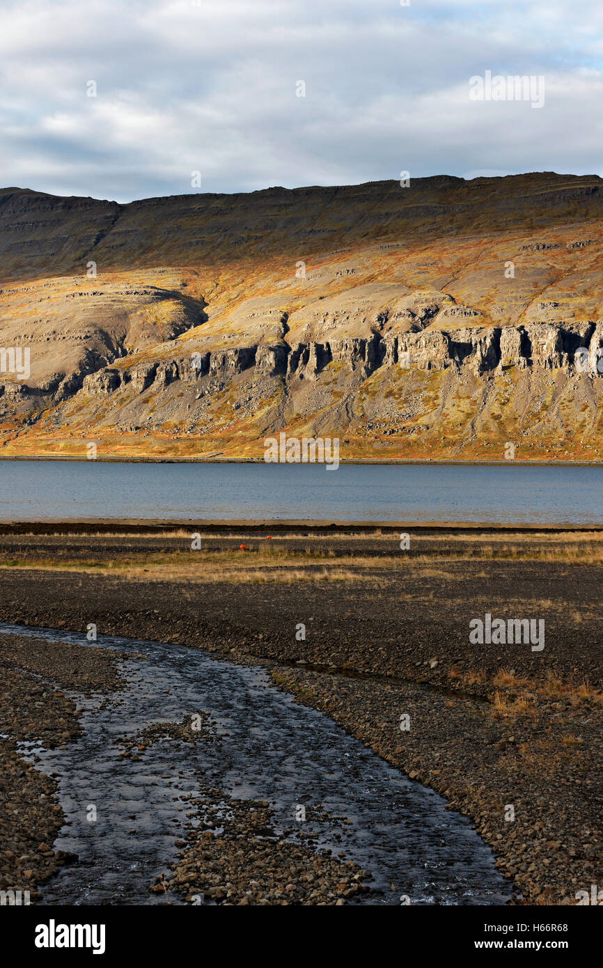 Fjord-Landschaft, Westfjorde, Island, Nordatlantik, Europa Stockfoto