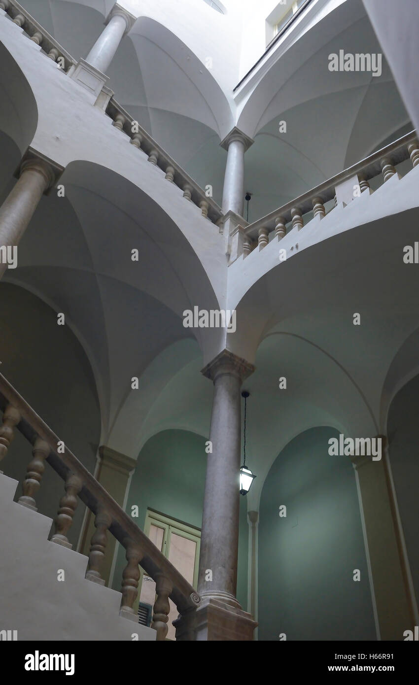 alte Treppe, Palazzo Centurione; Weltkulturerbe UNESCO Website Via Lomellini 8; Rolli Paläste; Genua; Ligurien; Italien Stockfoto