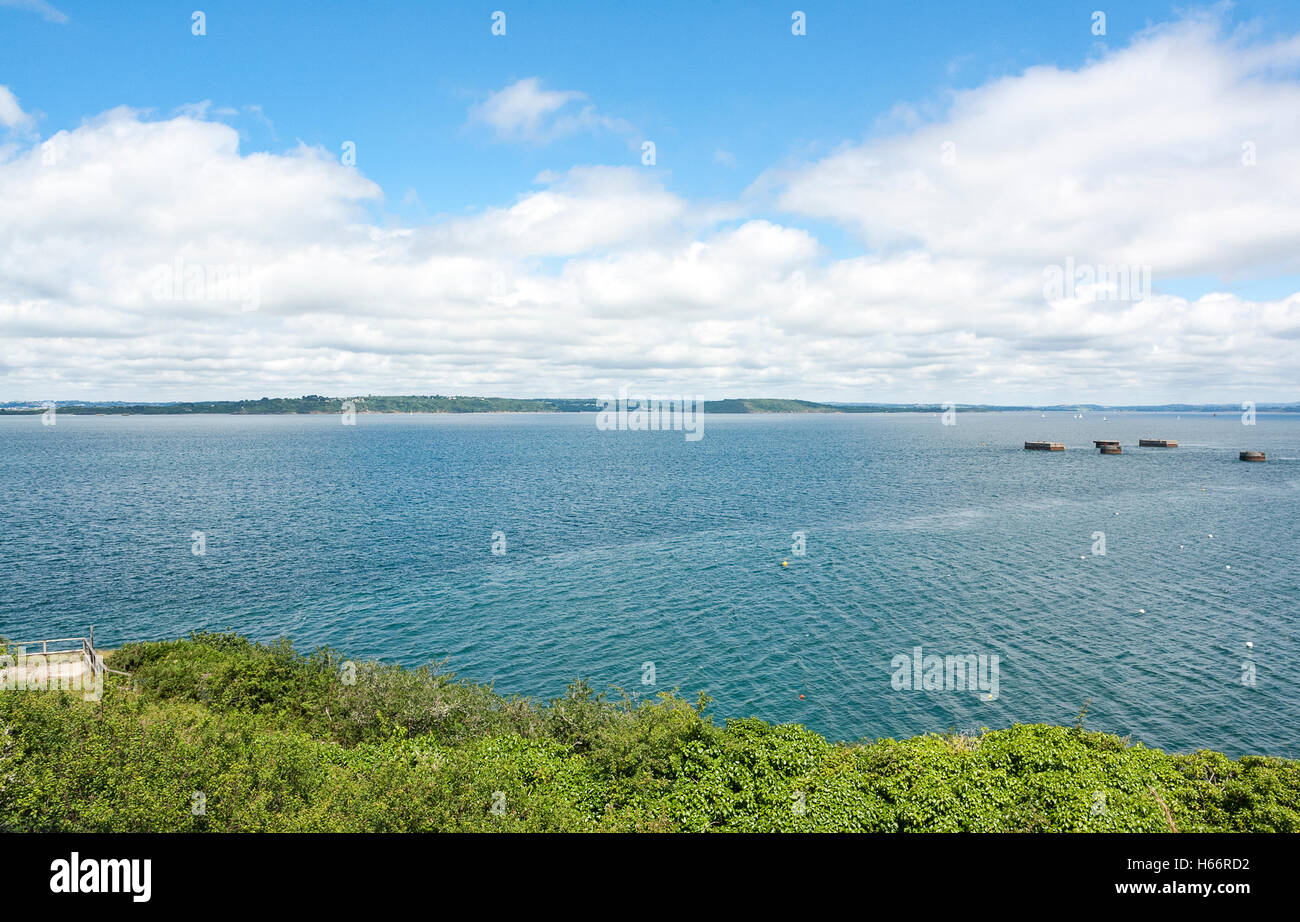 Landschaft rund um die Reede von Brest im Département Finistère in der Bretagne, Frankreich Stockfoto