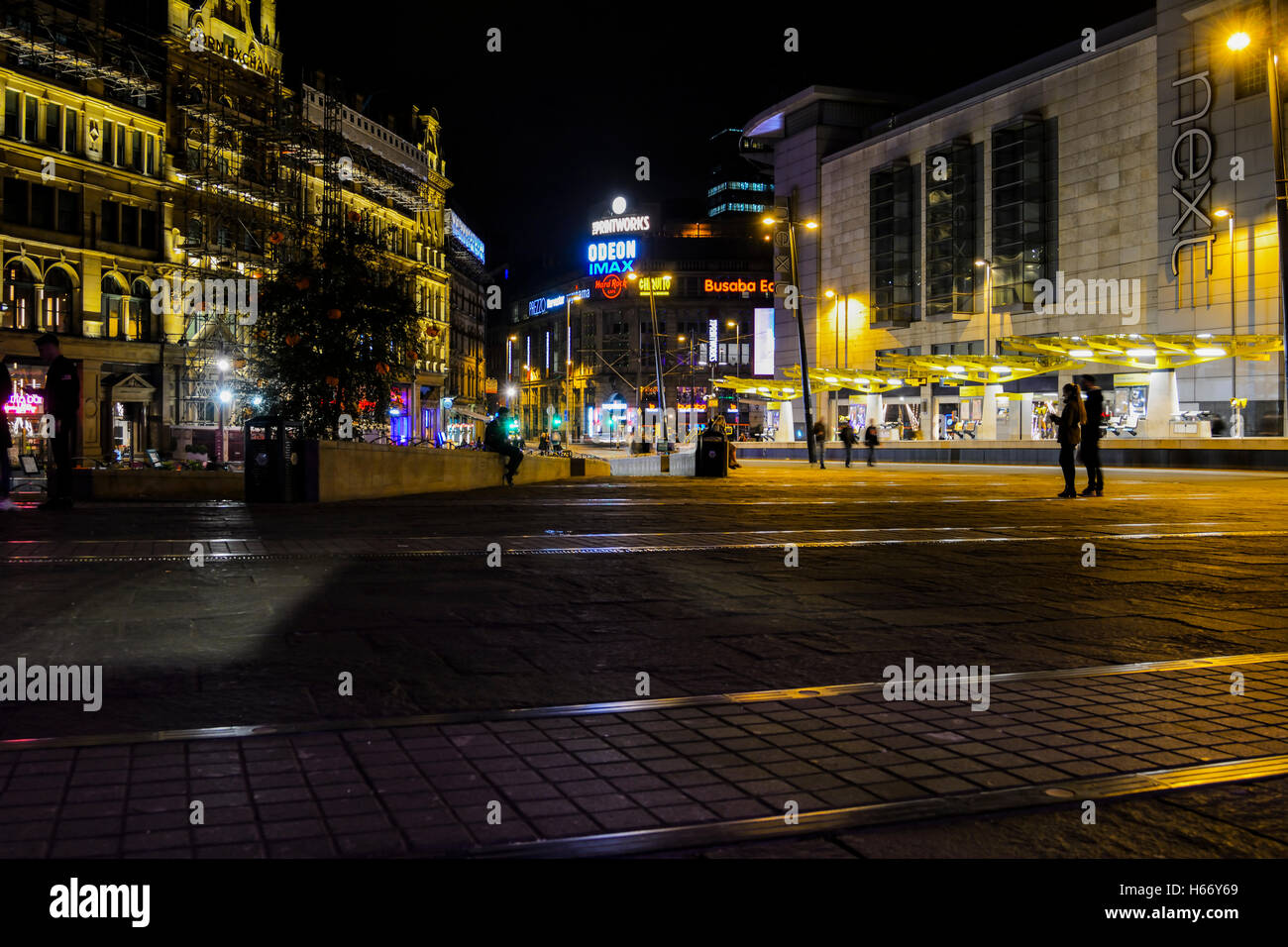 Exchange Square Tram-Station im Zentrum von Manchester Arndale Centre und The Triangle serviert. Stockfoto