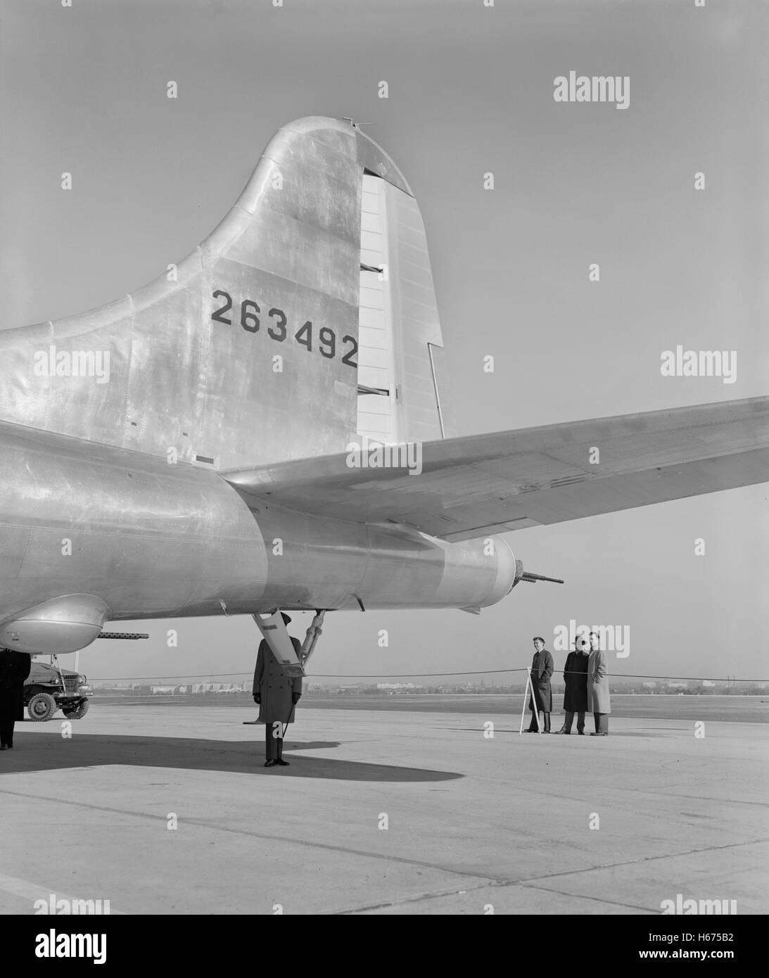 B-29 Super Fortress Bomber, Tail Detail, Washington National Airport, Washington DC, USA, J. Sherrell Lakey für Büro der Krieg-Informationen, November 1944 Stockfoto