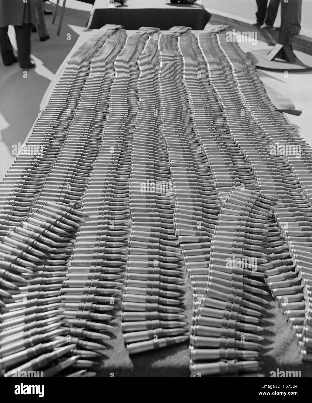 Maschinengewehr-Munition für B-29 Super Fortress Bomber, Washington DC, USA, J. Sherrell Lakey für Büro der Krieg-Informationen, November 1944 Stockfoto