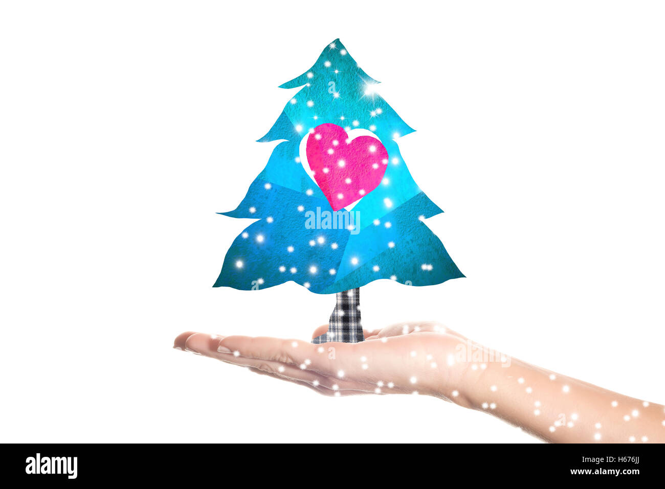 Weihnachtsgrußkarte, kindliche Zeichnung der Weihnachtsbaum in der einen Hand isoliert auf weißem Hintergrund Stockfoto