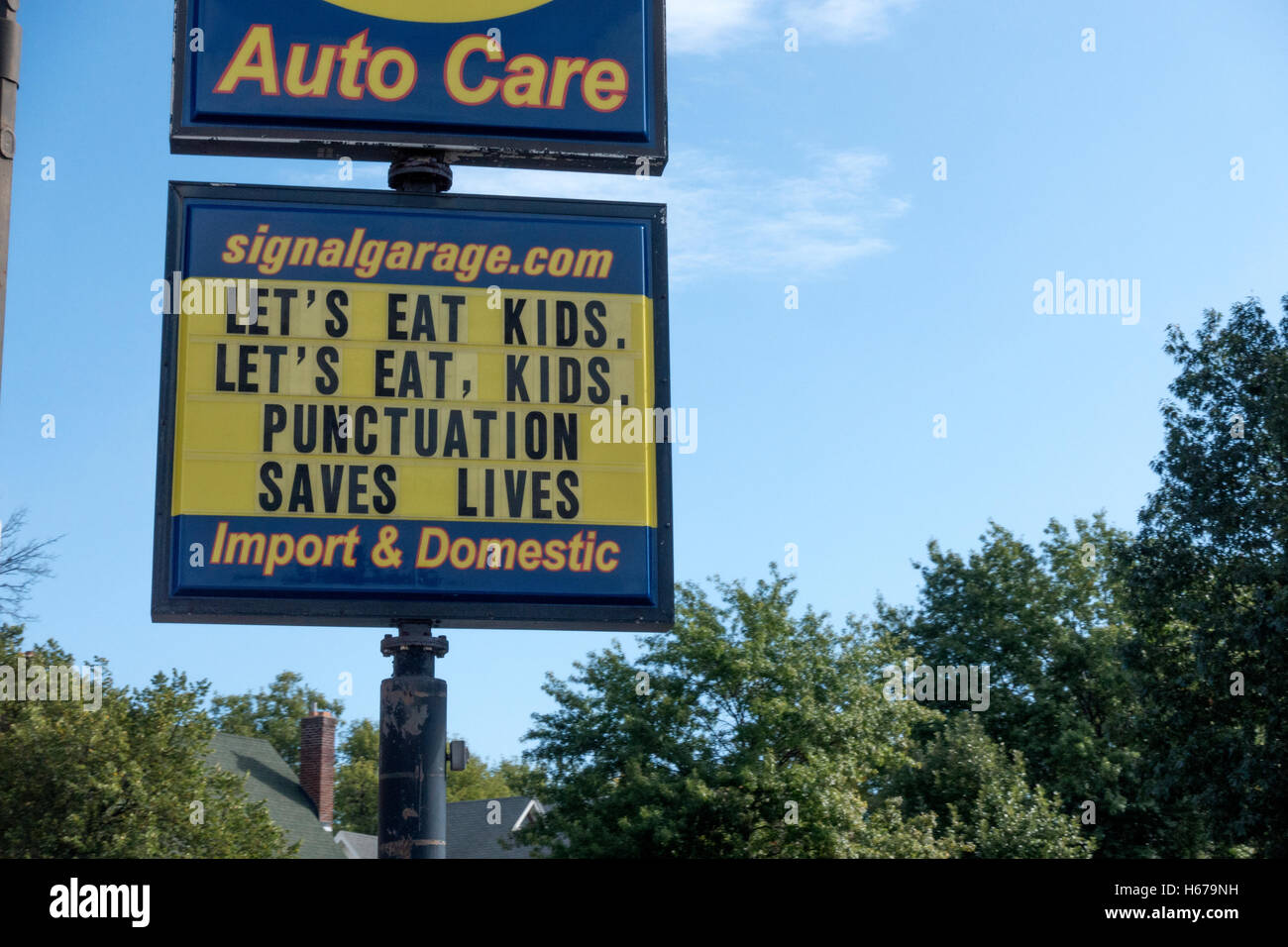 Lasst uns rettet essen Kinder 'Lets Eat, Kids' Zeichen zeigen Satzzeichen Leben. St Paul Minnesota MN USA Stockfoto