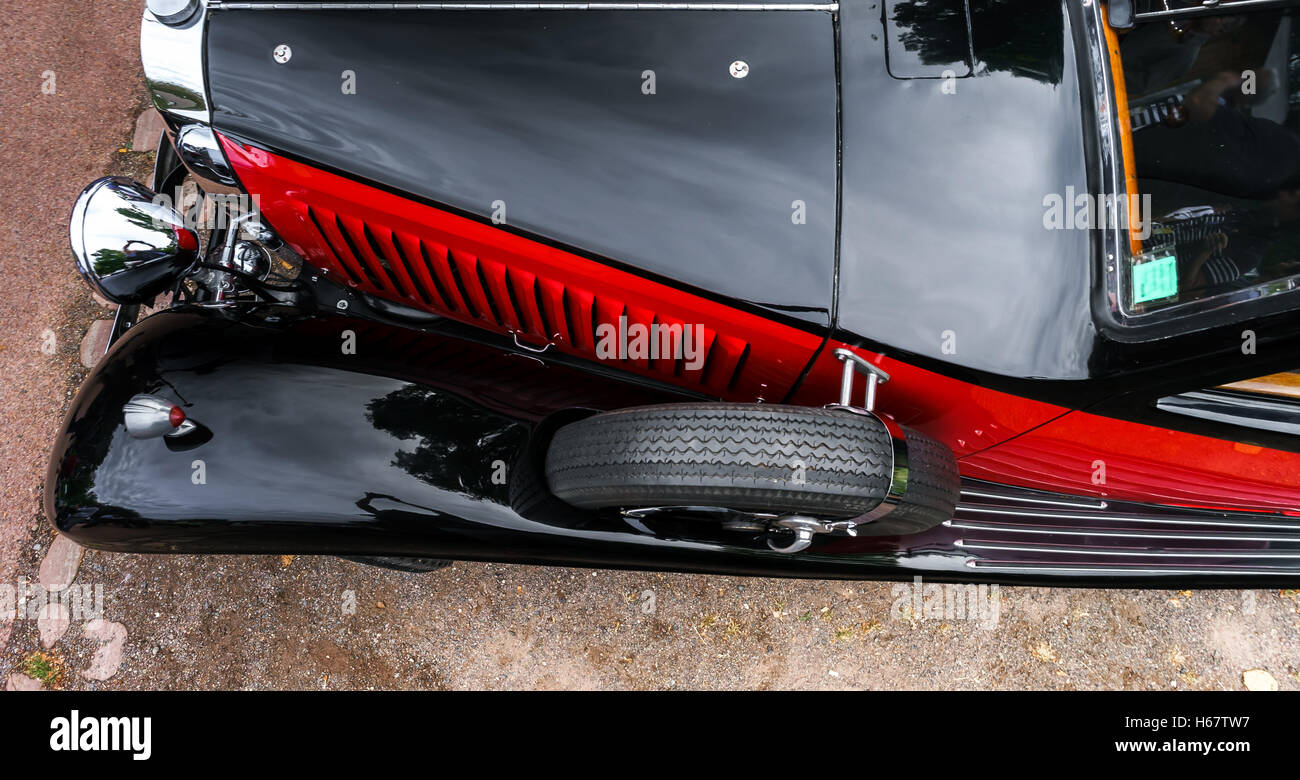 Schöne Retro-Auto. Eleganz und Stil der ersten Hälfte des XX Jahrhunderts. Details anzeigen. Stockfoto