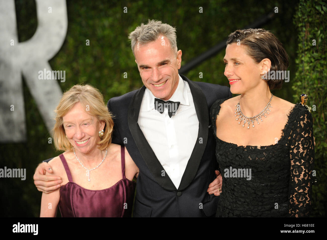 Doris Kearns Goodwin, Daniel Day-Lewis und Rebecca Miller kommen für die 2013 Vanity Fair Oscar Party hosted by Graydon Carter am Sunset Tower am 24. Februar 2013 in West Hollywood, Kalifornien. Stockfoto
