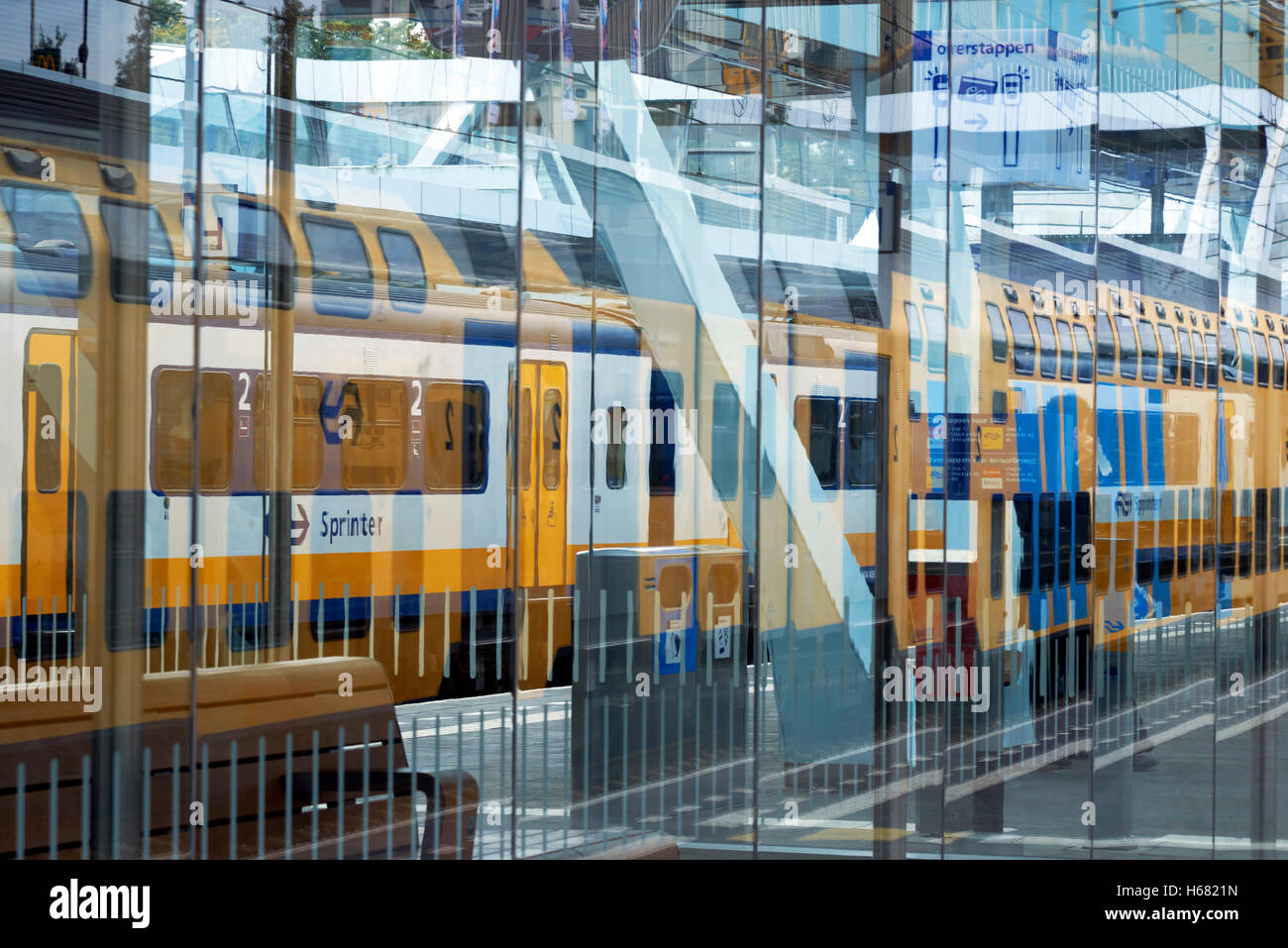 Neuer Hauptbahnhof Arnheim, Gelderland, Niederlande Stockfoto