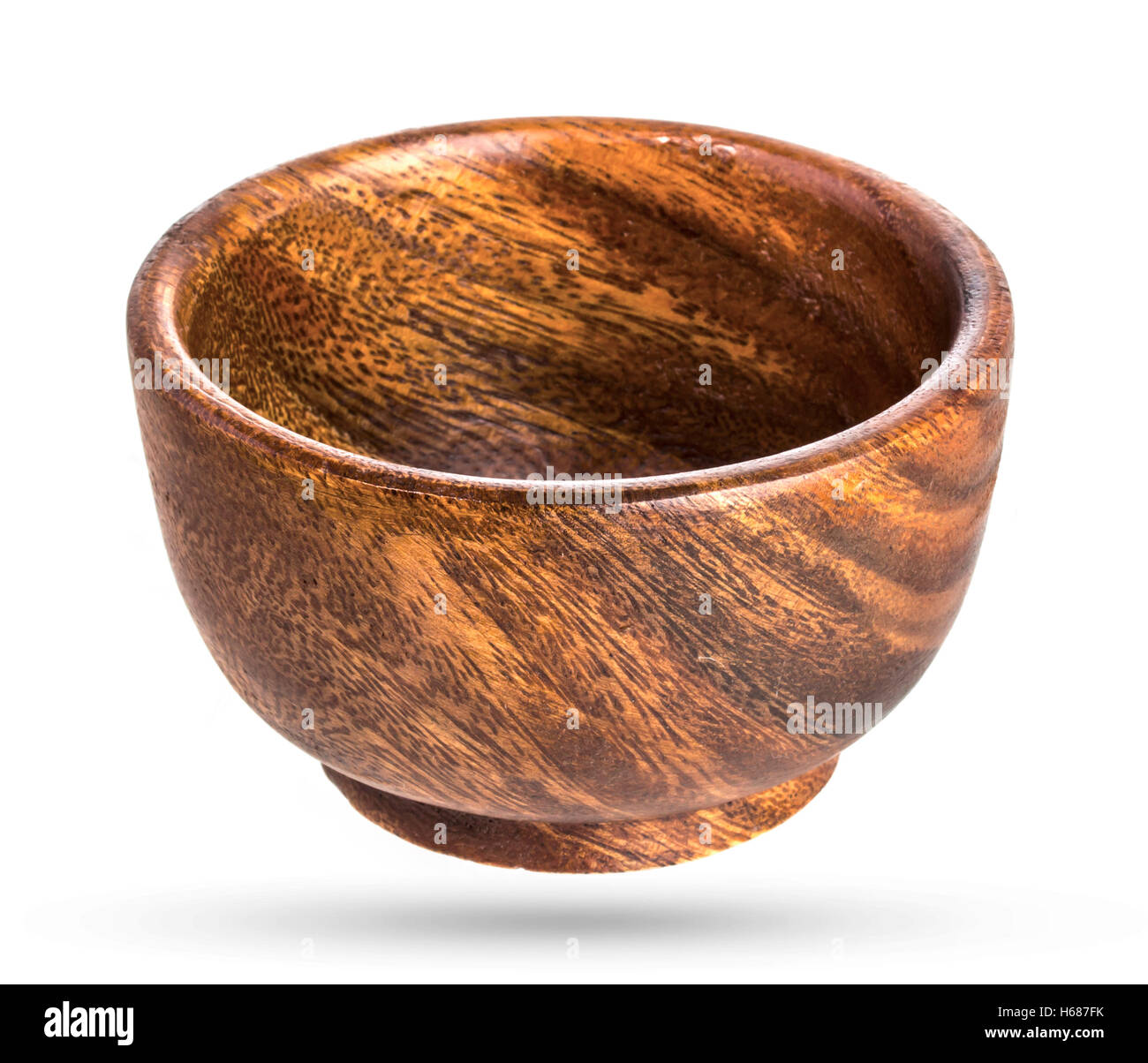 Holzschale isoliert auf weißem Hintergrund mit Beschneidungspfad. Stockfoto