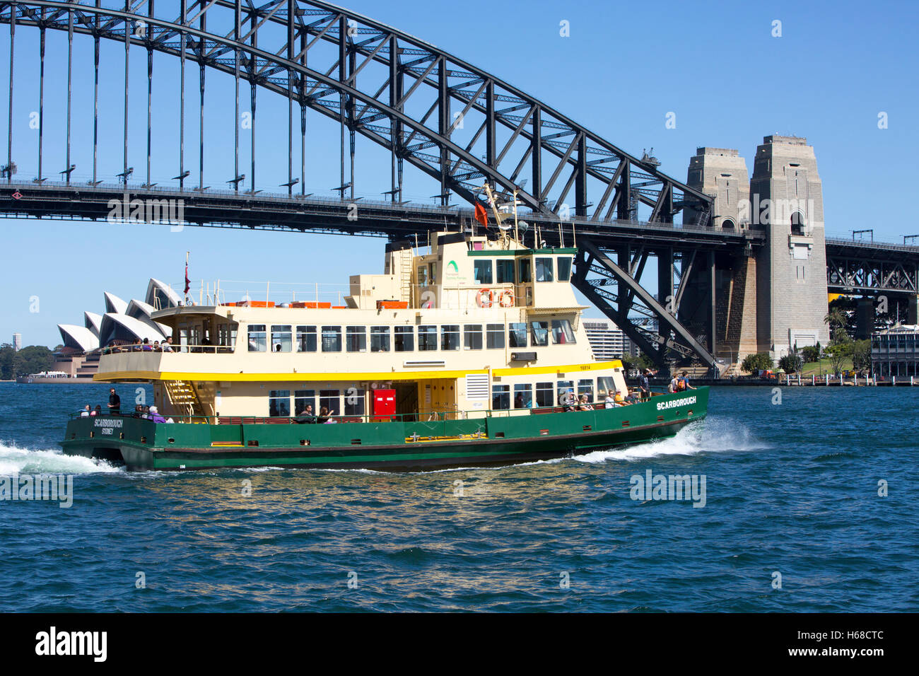 Drei Symbole der Sydney - Sydney Fähren Reisen von der Harbour Bridge und Opera House, Sydney, Australien Stockfoto