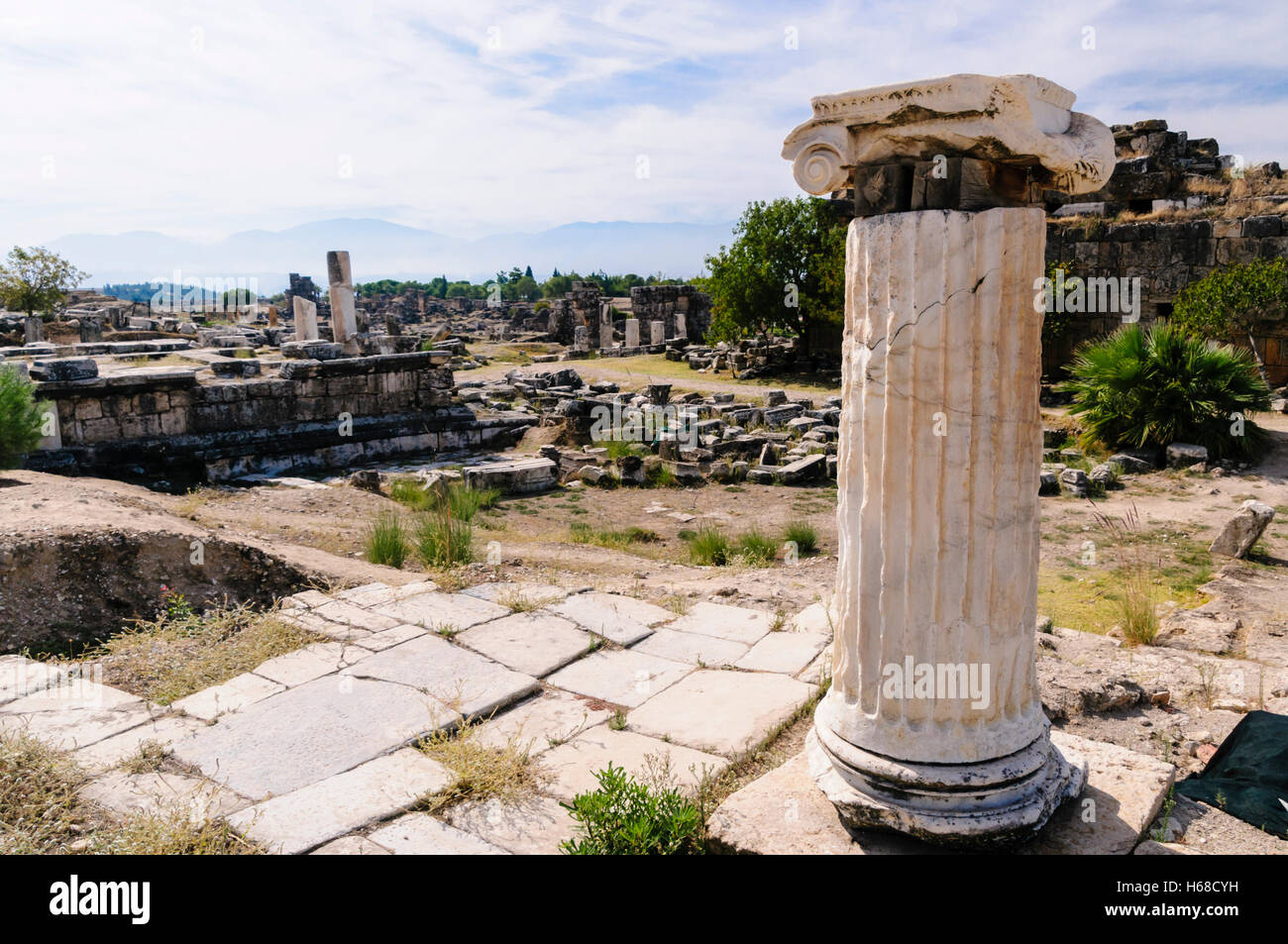 Römische Säule in Hieropolis, Pamakkule, Türkei Stockfoto