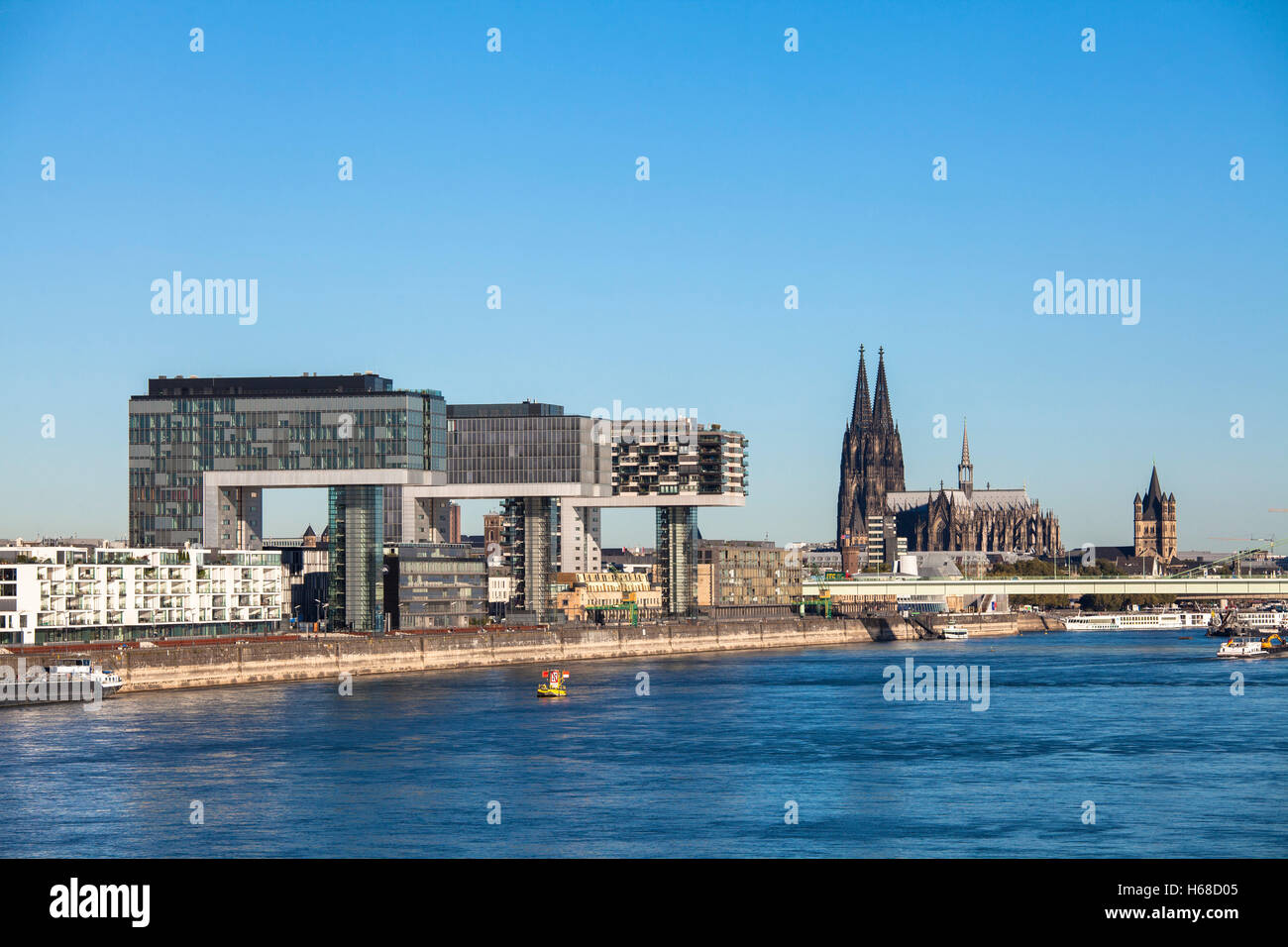 Deutschland, Kölner Rheinau-Hafen, Rhein, Dom. Stockfoto
